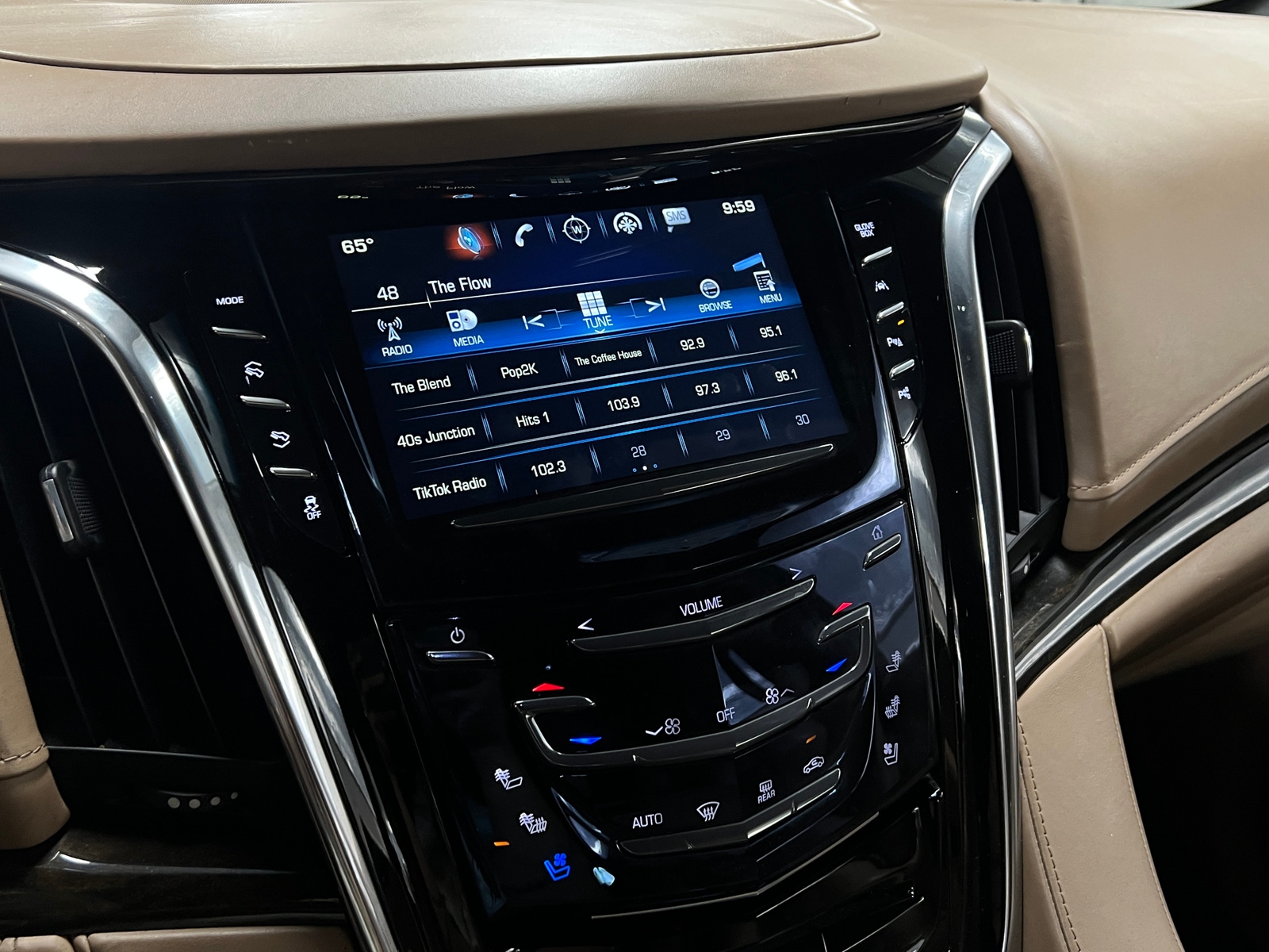 Thumbnail: 2018 Cadillac Escalade - 3