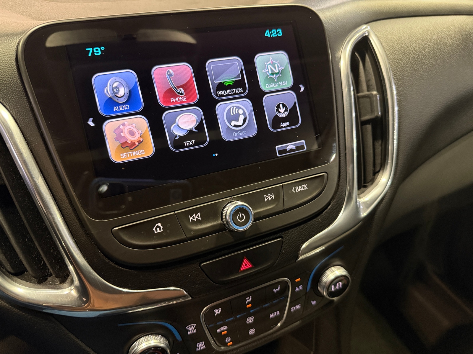 Thumbnail: 2018 Chevrolet Equinox - 4