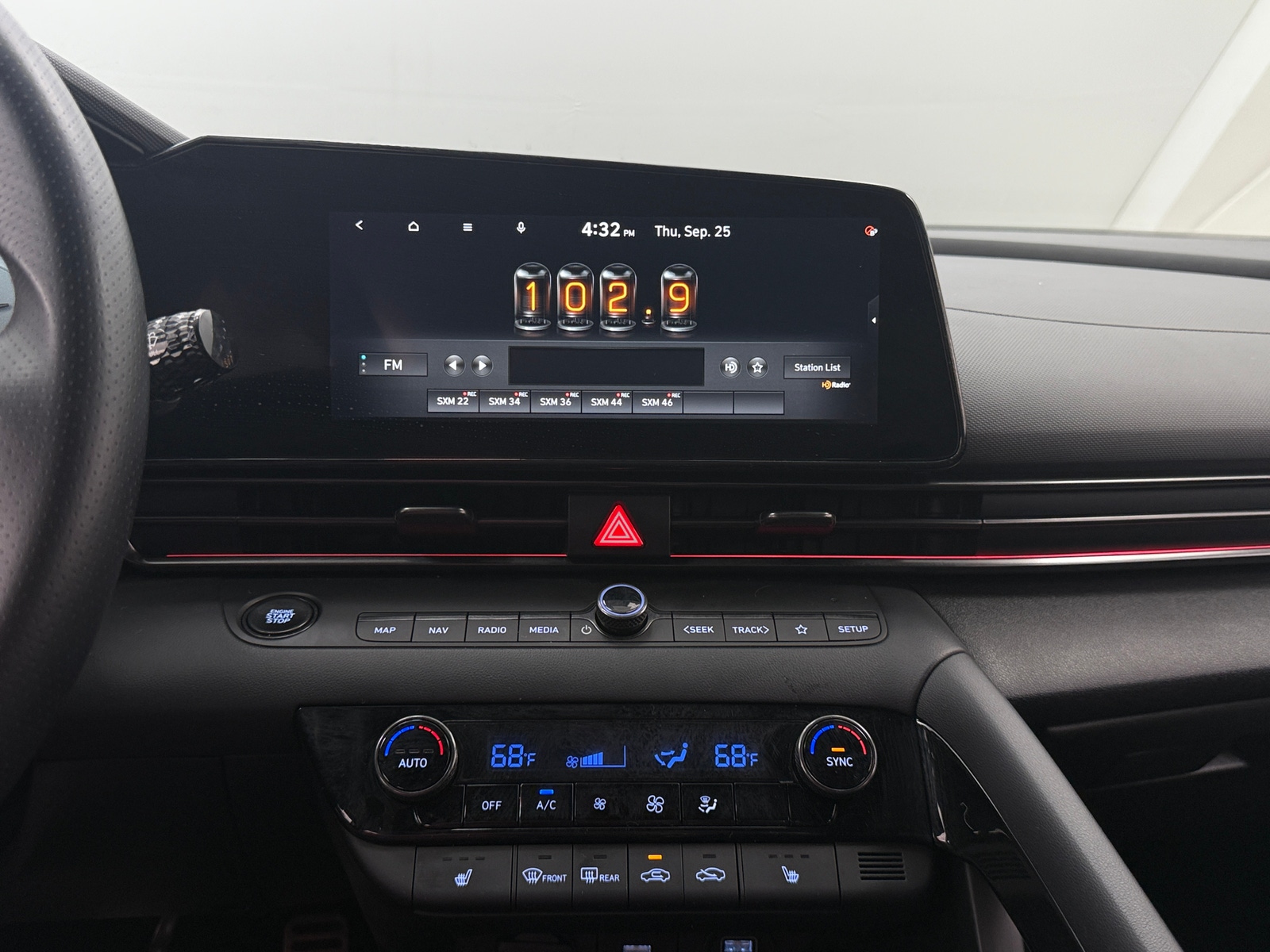 Thumbnail: 2022 Hyundai Elantra - 3