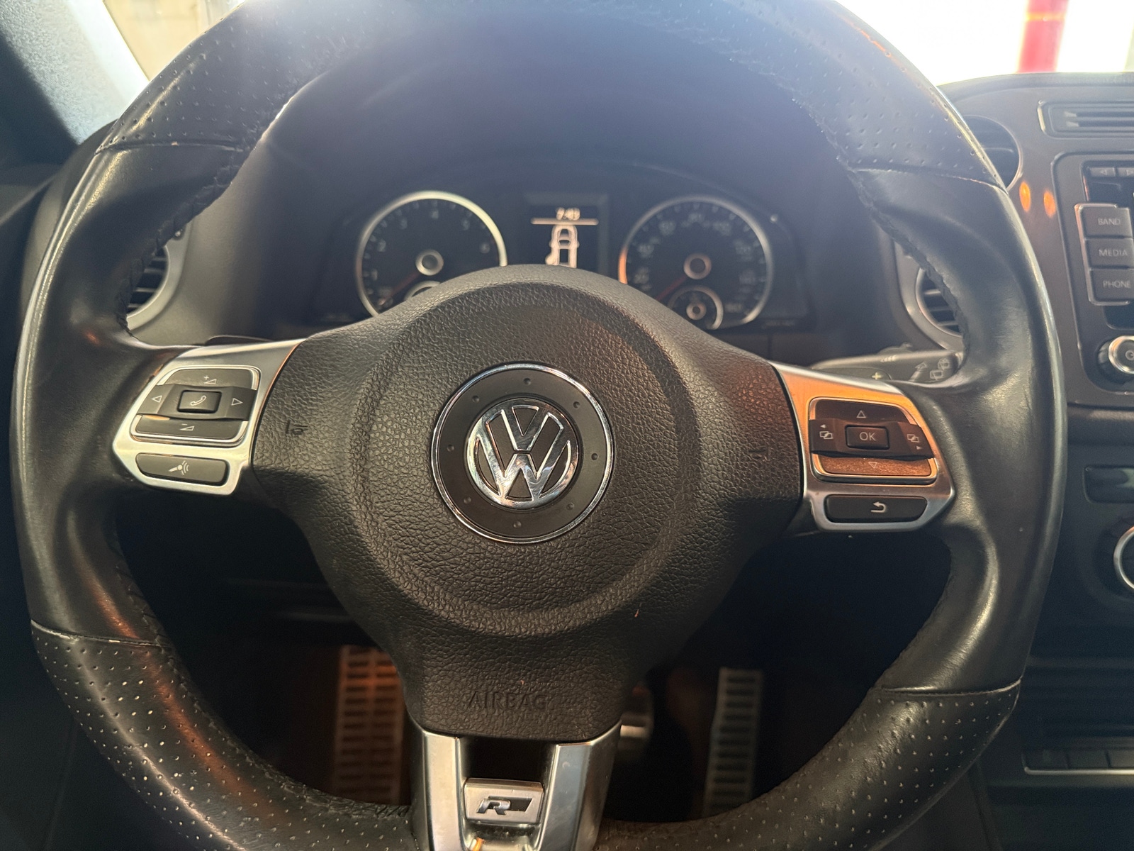 Thumbnail: 2014 Volkswagen Tiguan - 5
