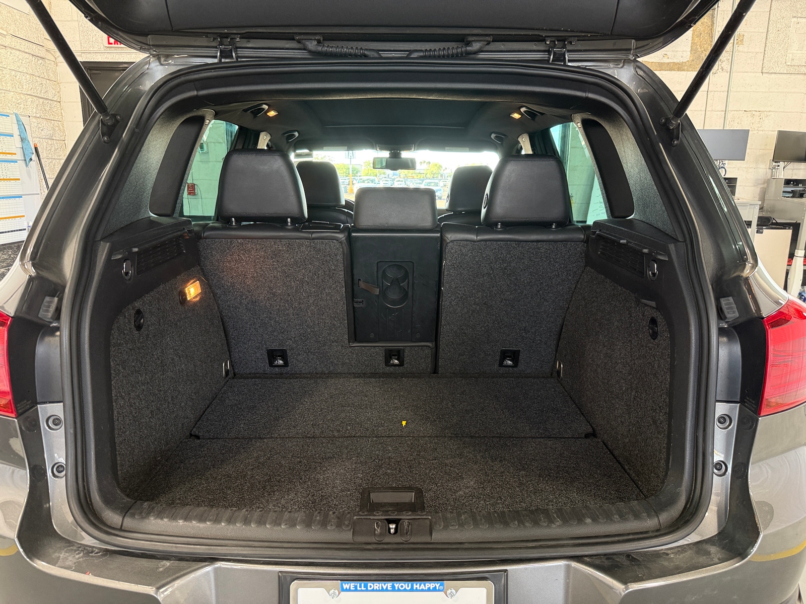 Thumbnail: 2014 Volkswagen Tiguan - 7