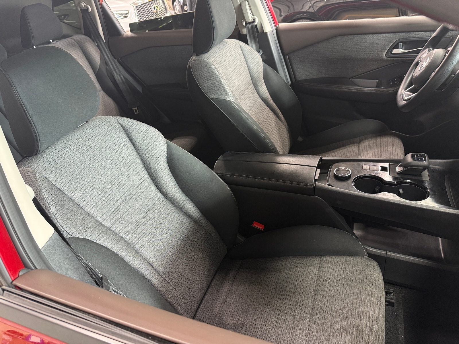 Thumbnail: 2021 Nissan Rogue - 2