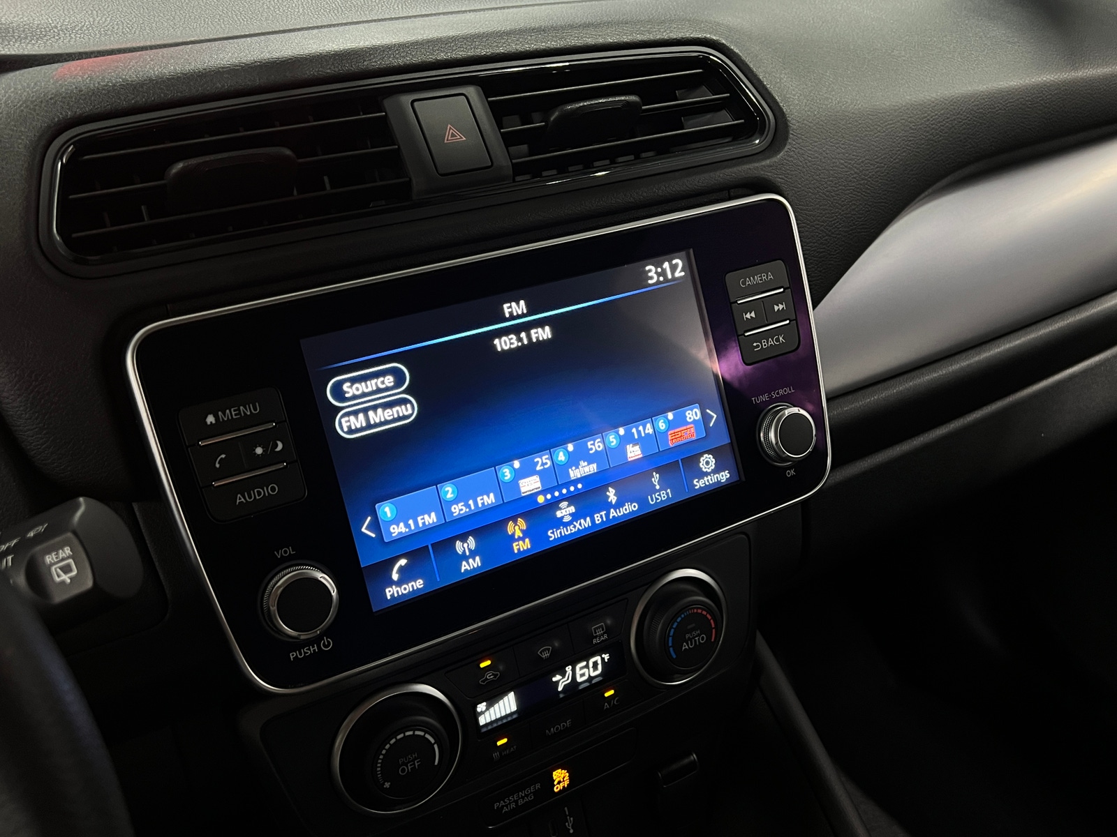 Thumbnail: 2023 Nissan Leaf - 4