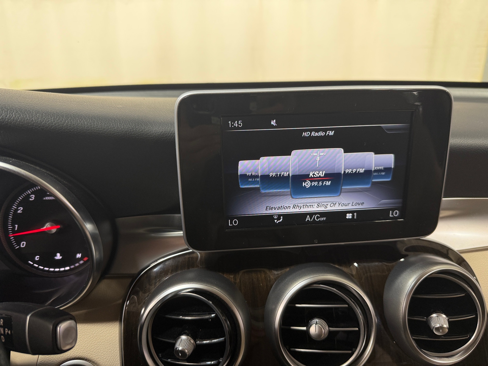 Thumbnail: 2019 Mercedes-Benz GLC - 3