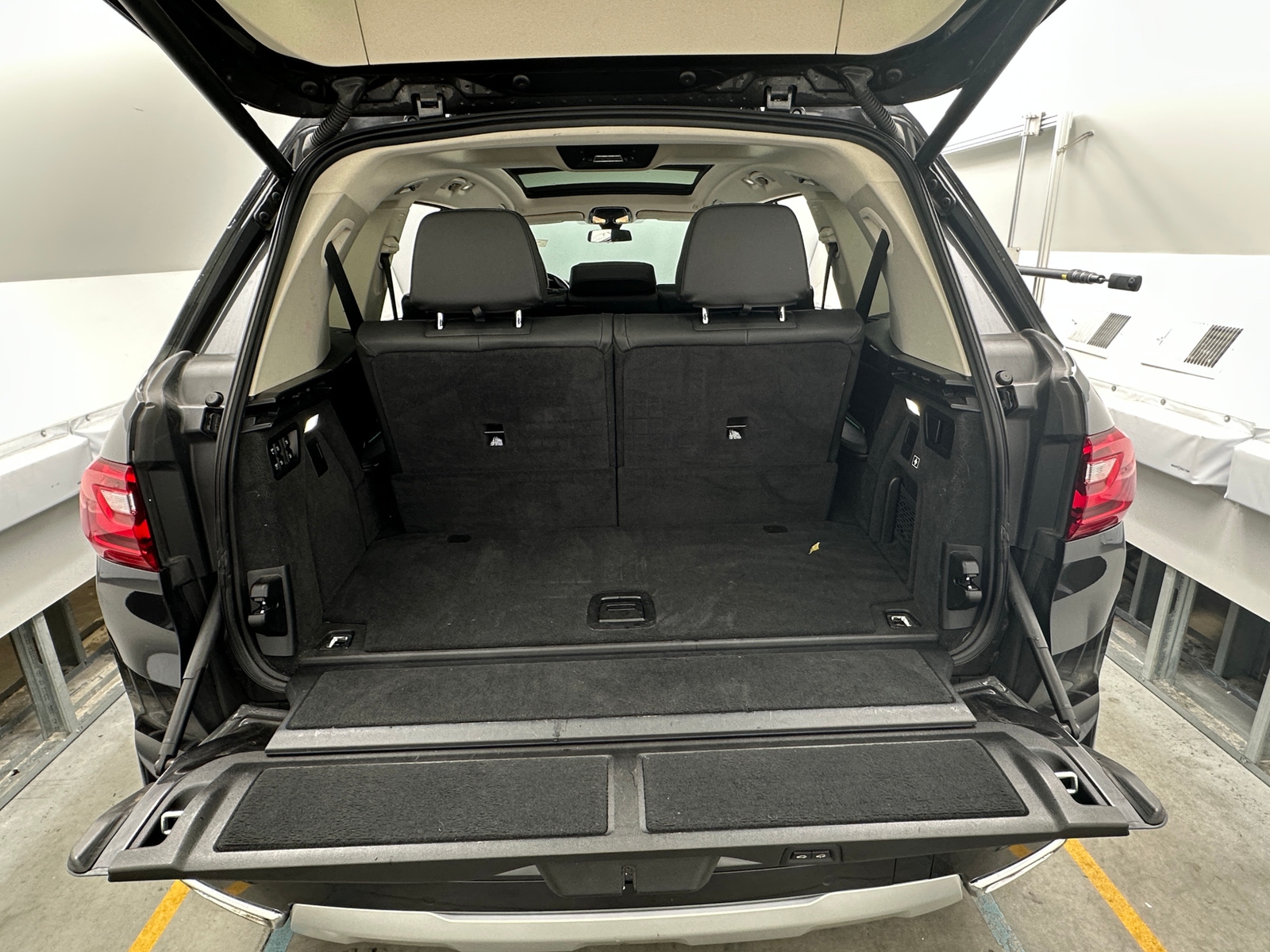 Thumbnail: 2021 BMW X7 - 6