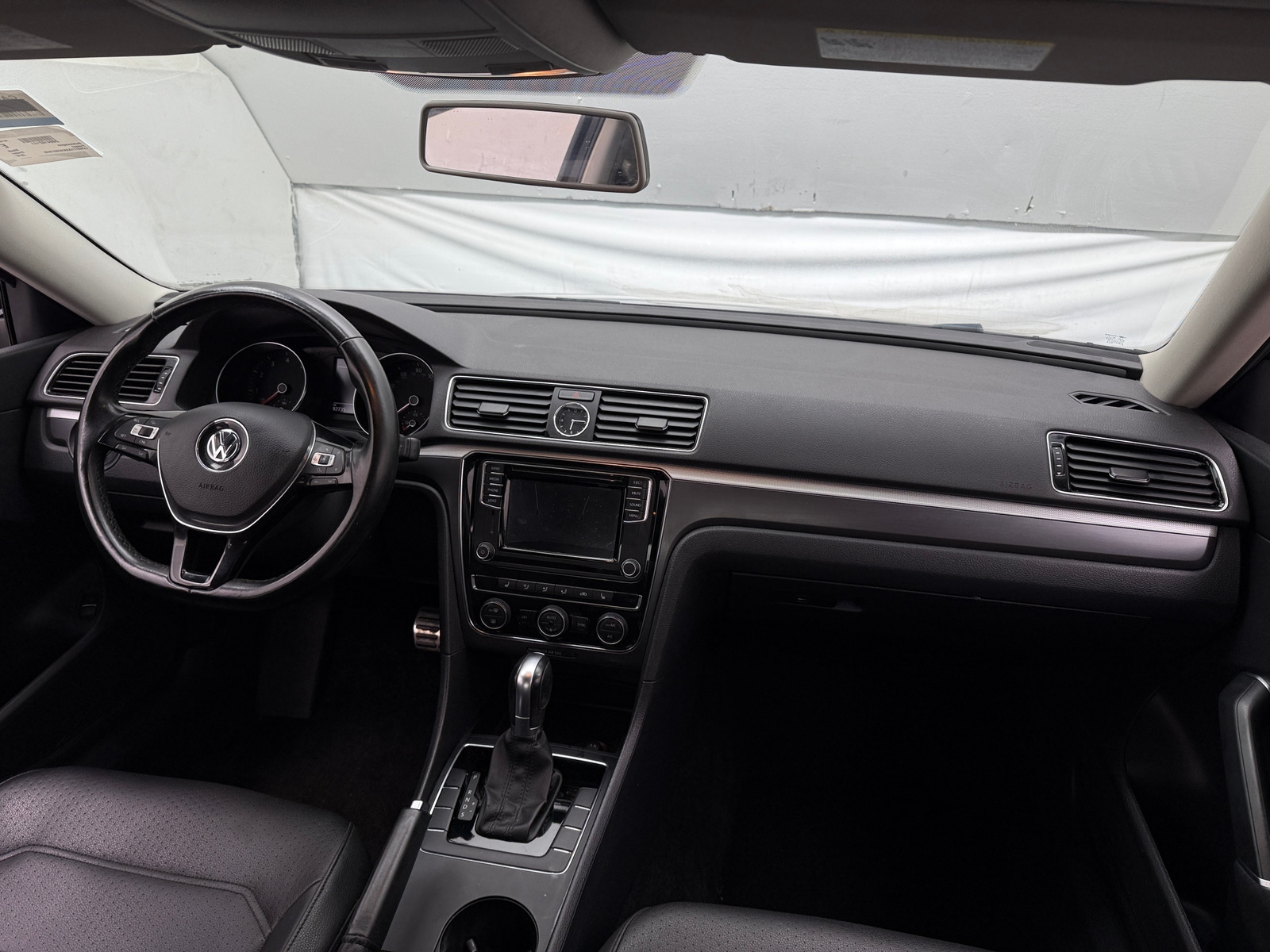 Thumbnail: 2017 Volkswagen Passat - 2