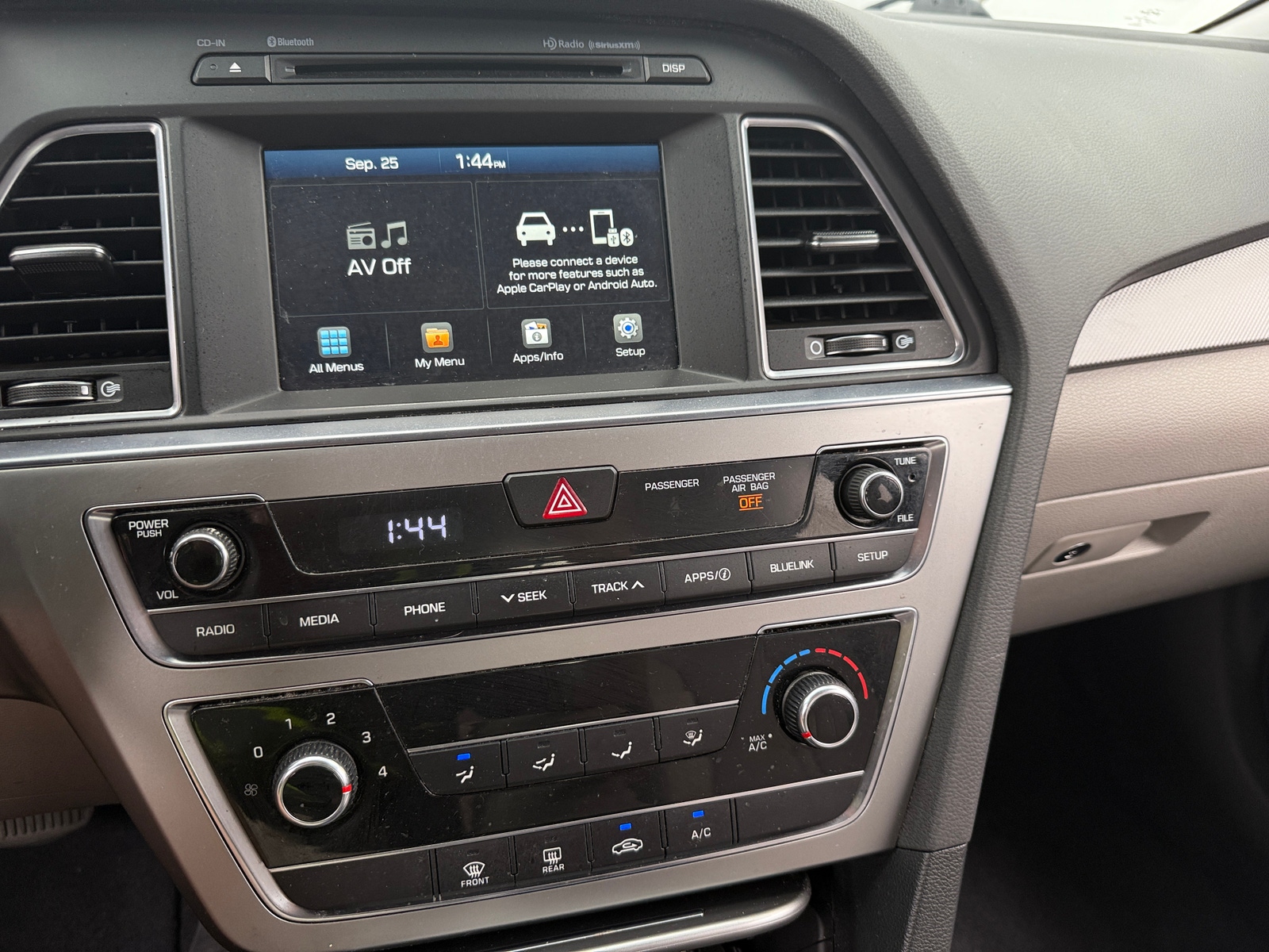 Thumbnail: 2017 Hyundai Sonata - 4