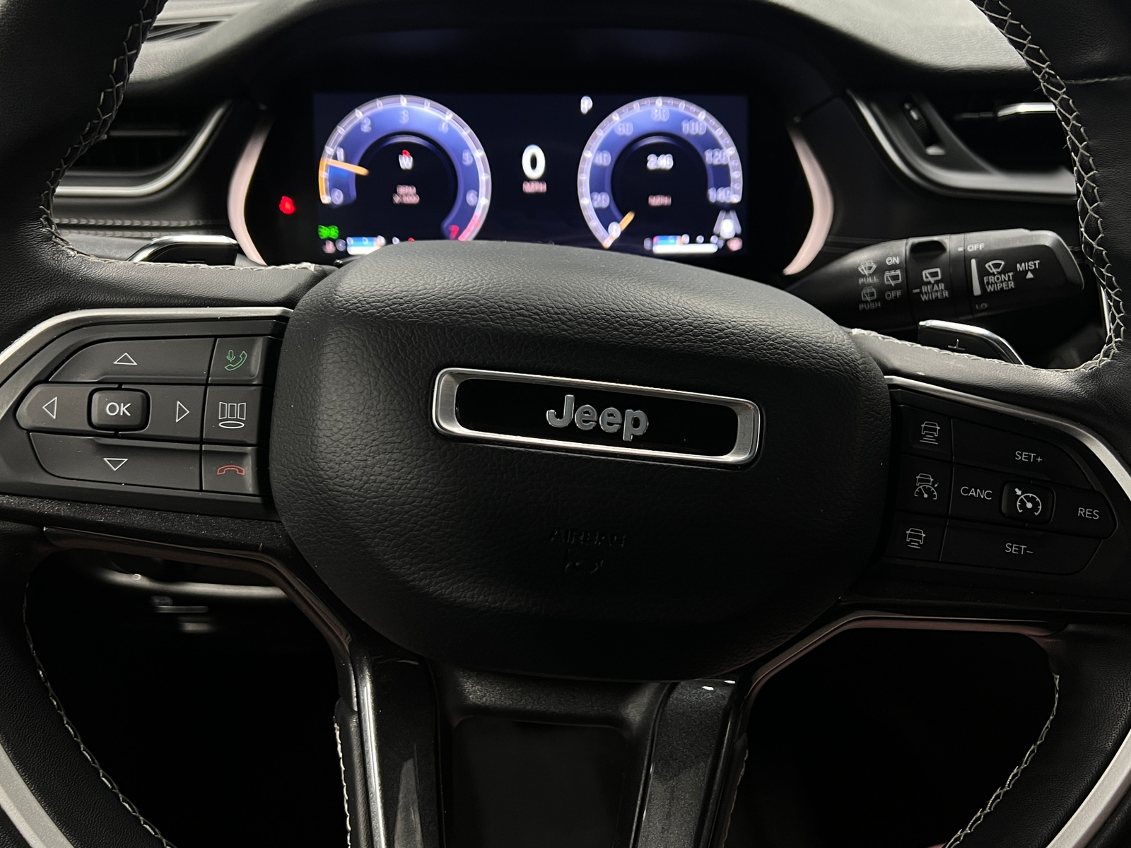 Thumbnail: 2022 Jeep Grand Cherokee L - 4
