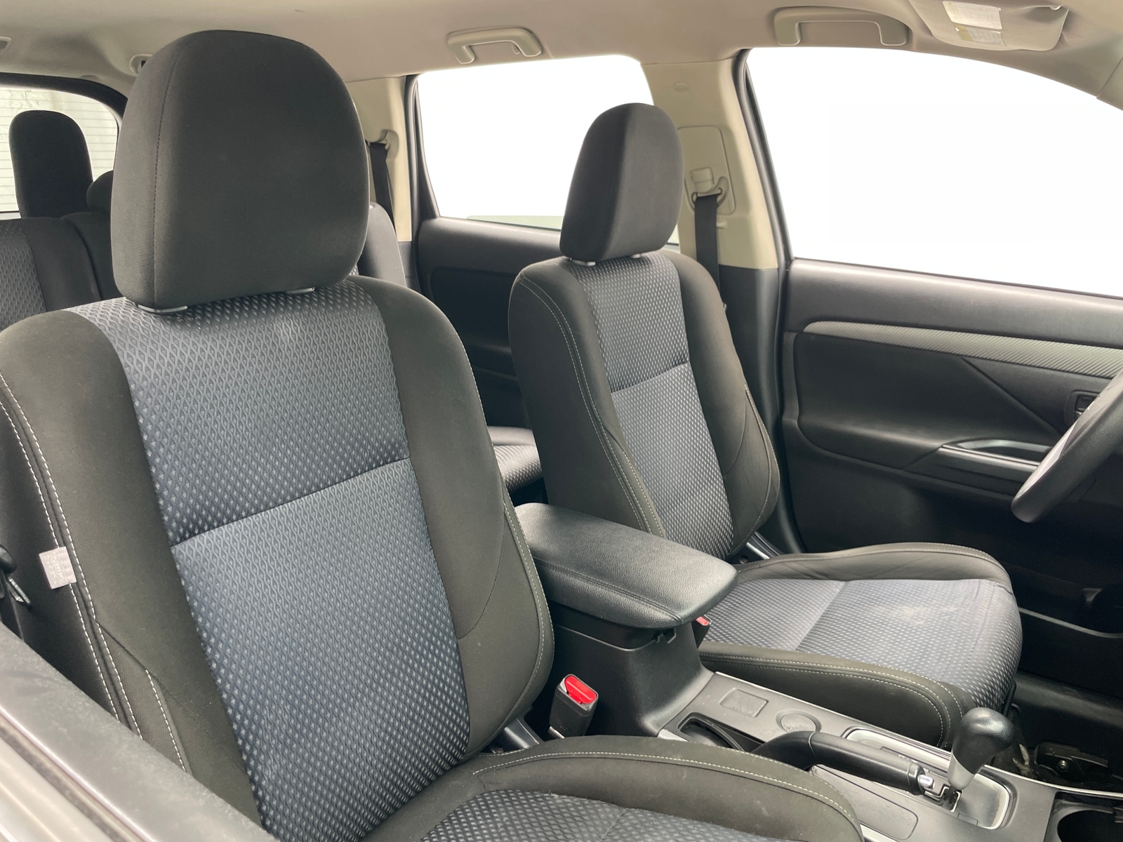Thumbnail: 2018 Mitsubishi Outlander - 2