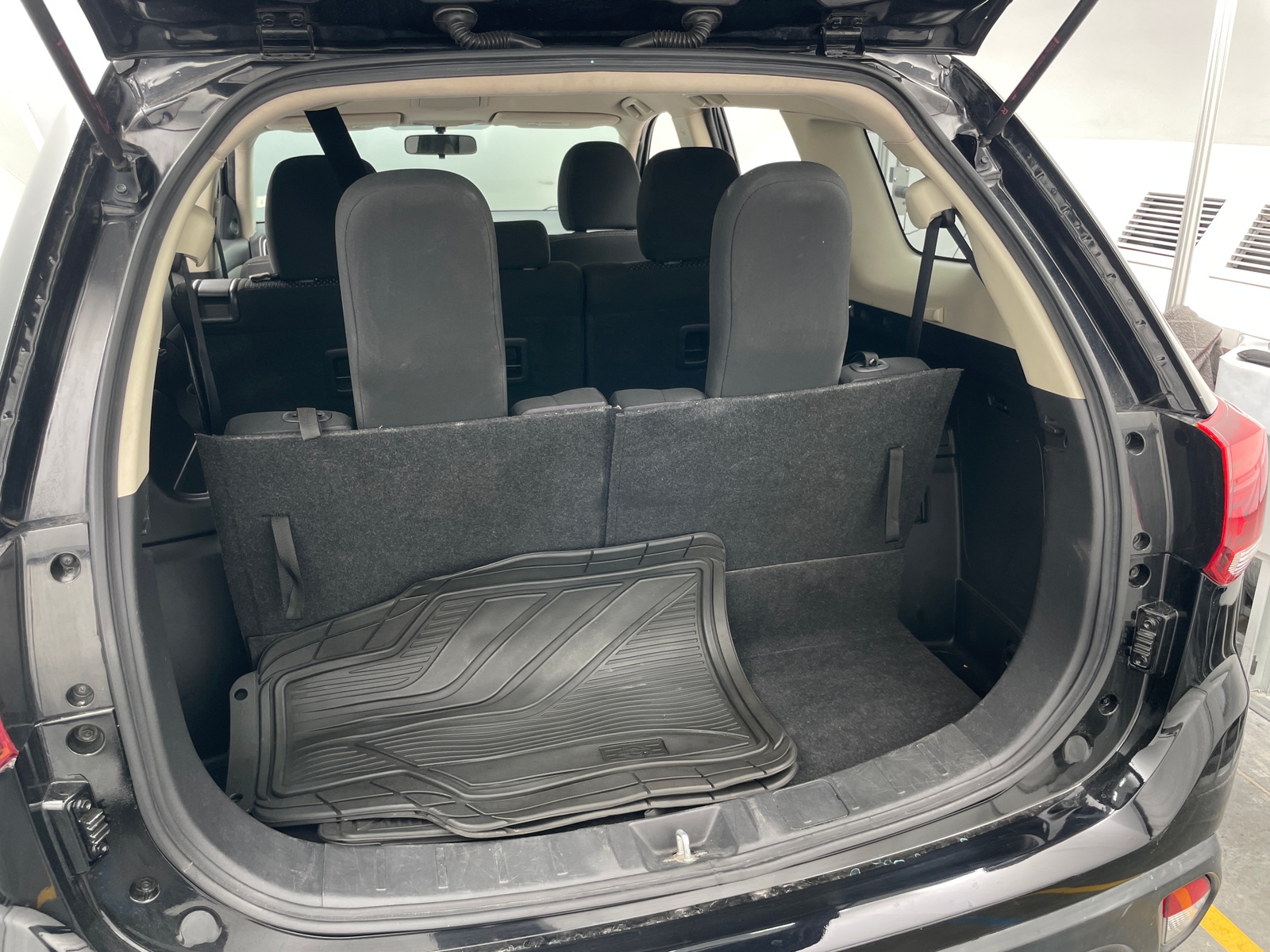 Thumbnail: 2018 Mitsubishi Outlander - 7