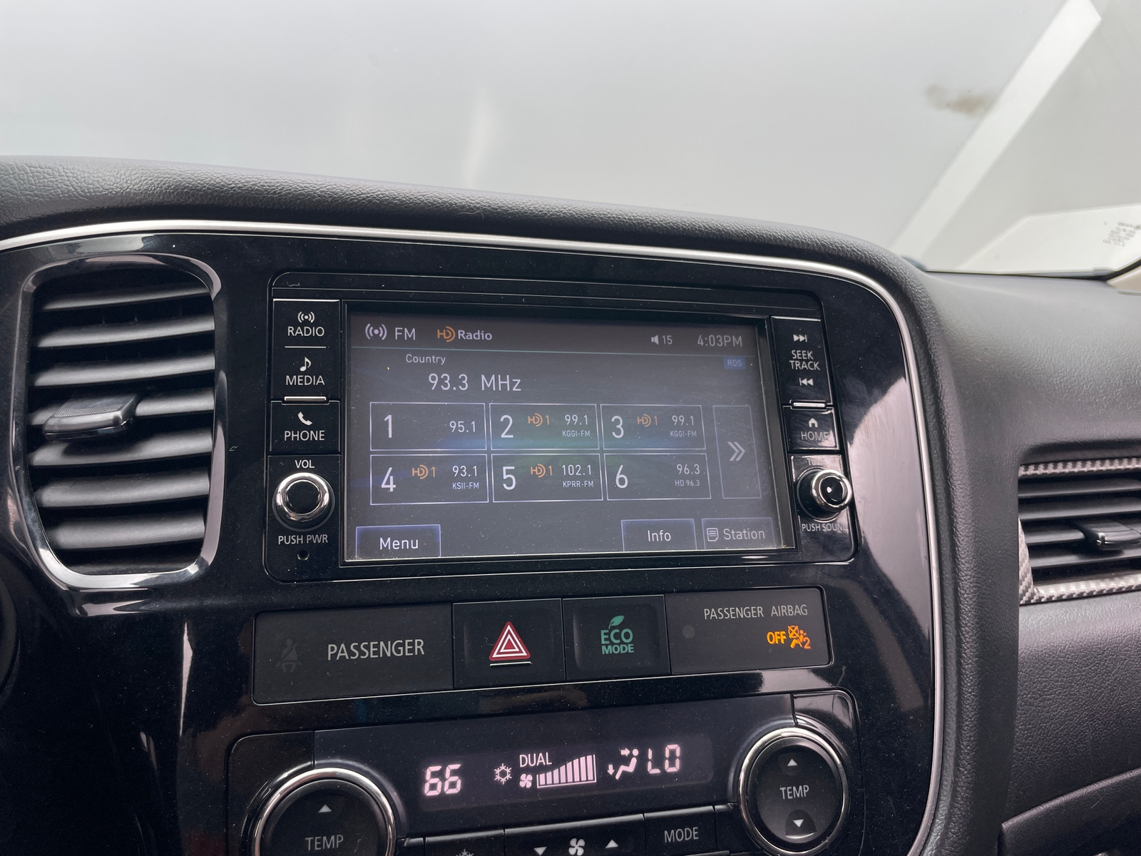 Thumbnail: 2018 Mitsubishi Outlander - 4