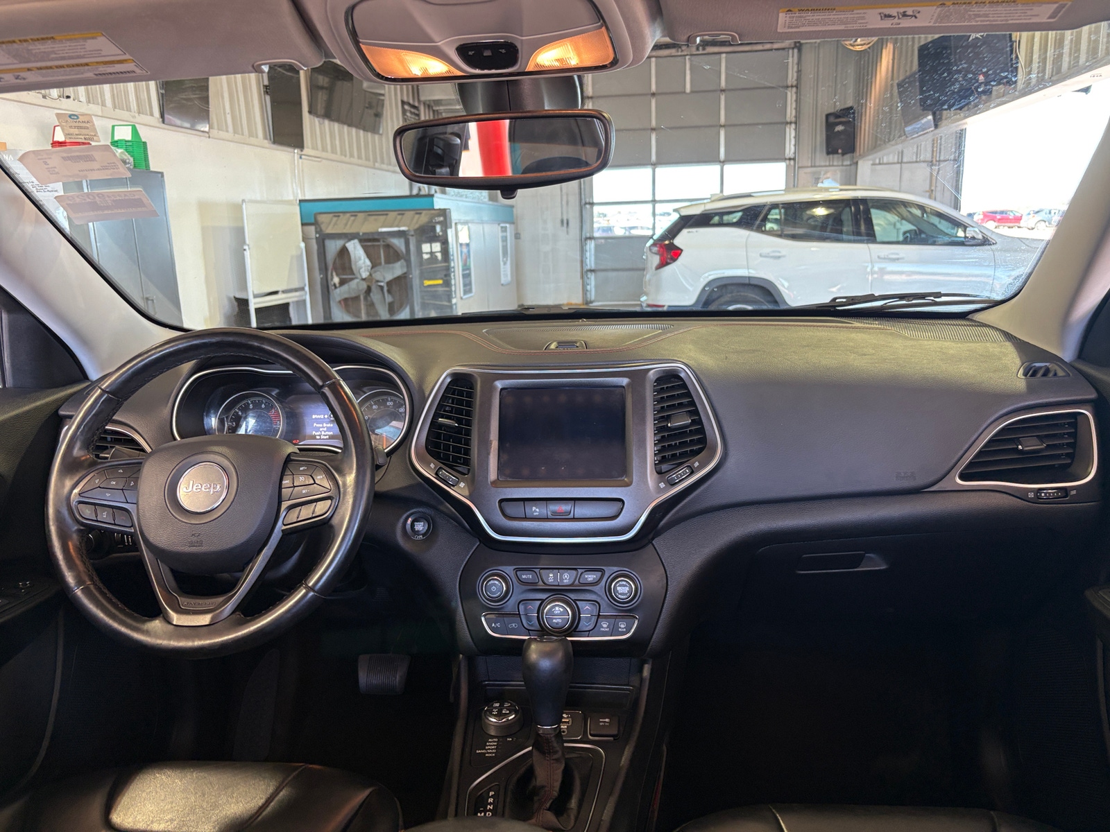 Thumbnail: 2020 Jeep Cherokee - 3