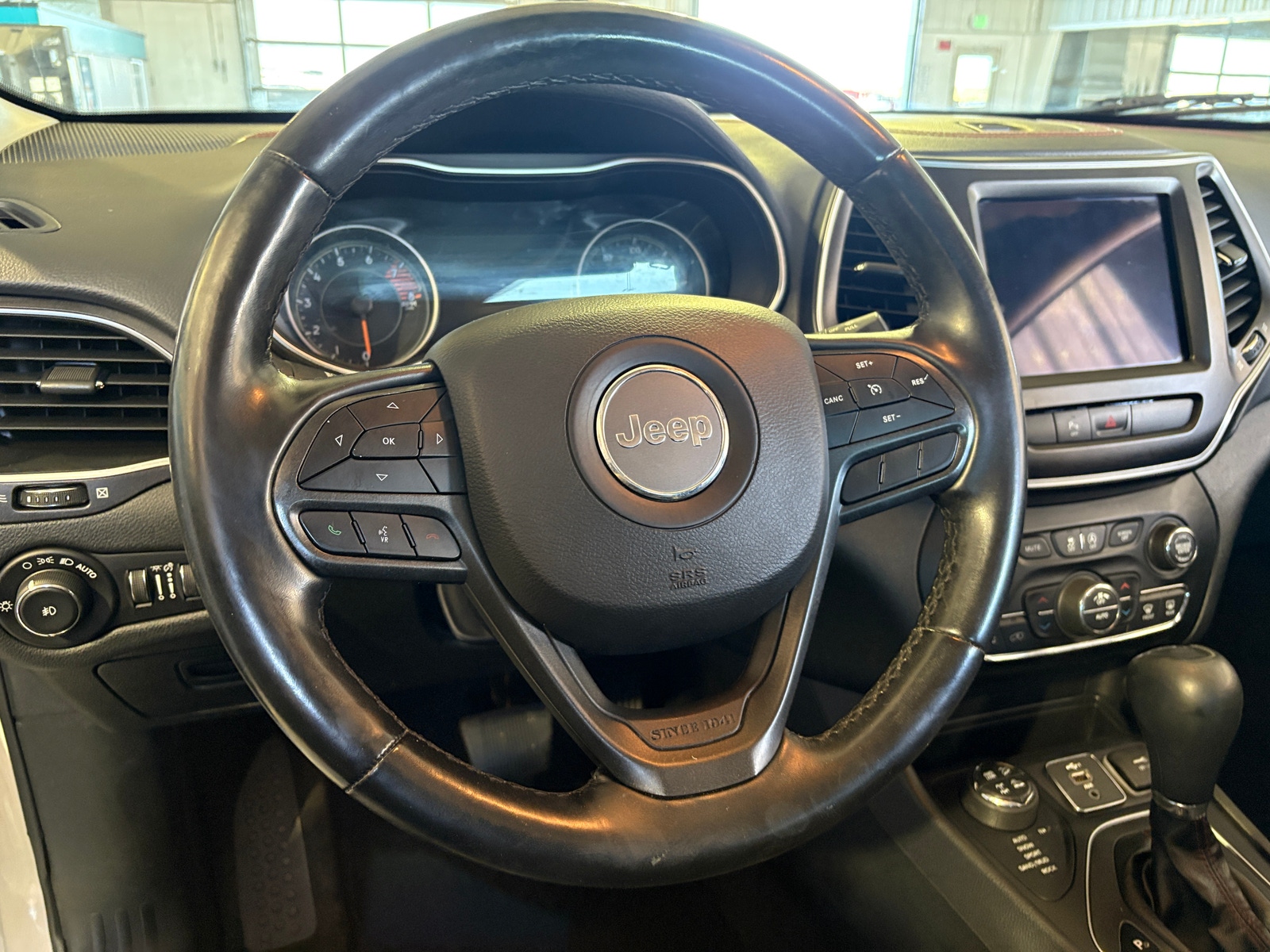 Thumbnail: 2020 Jeep Cherokee - 5