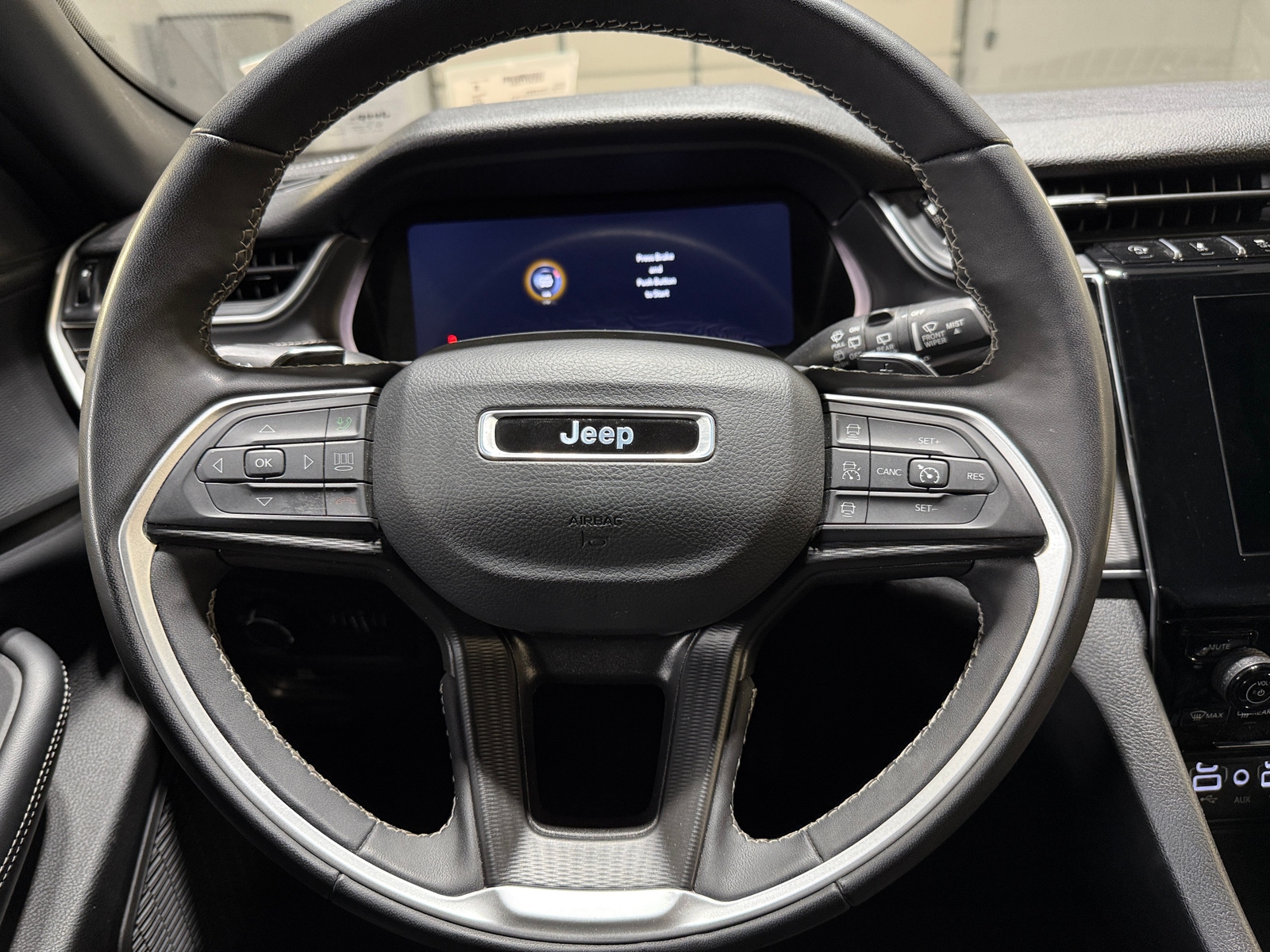 Thumbnail: 2024 Jeep Grand Cherokee - 4