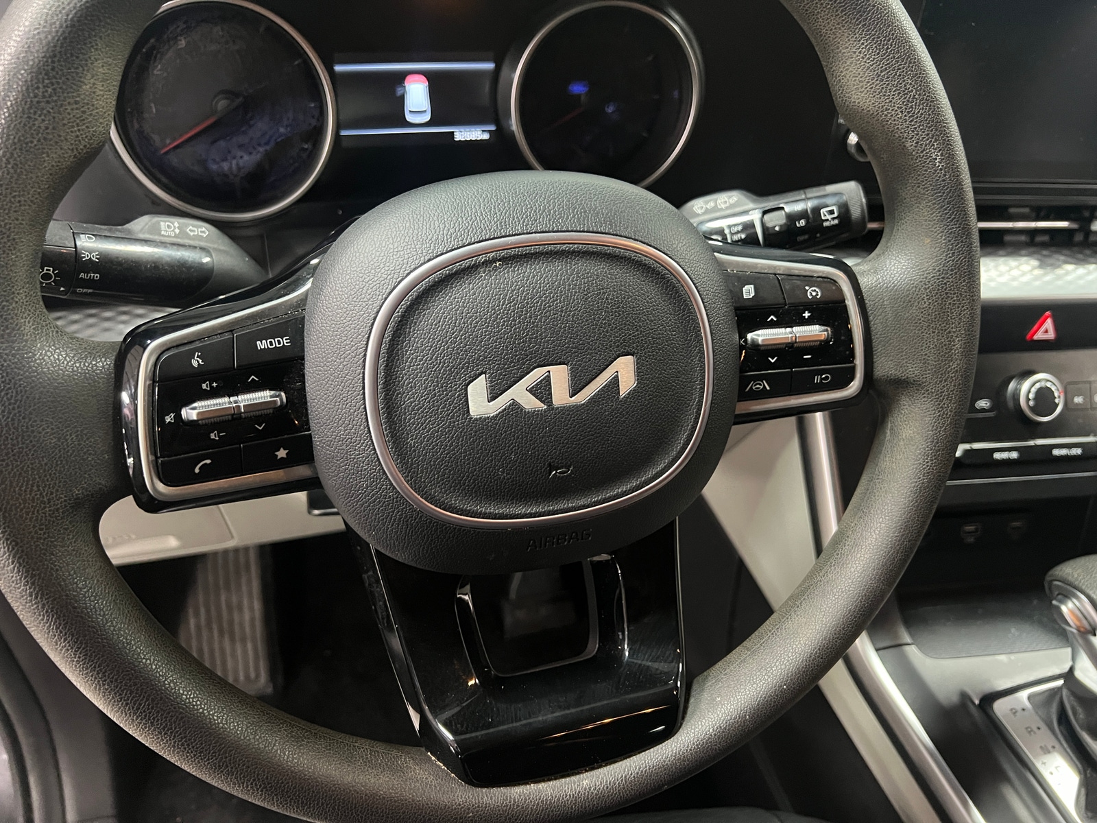Thumbnail: 2023 Kia Carnival - 5