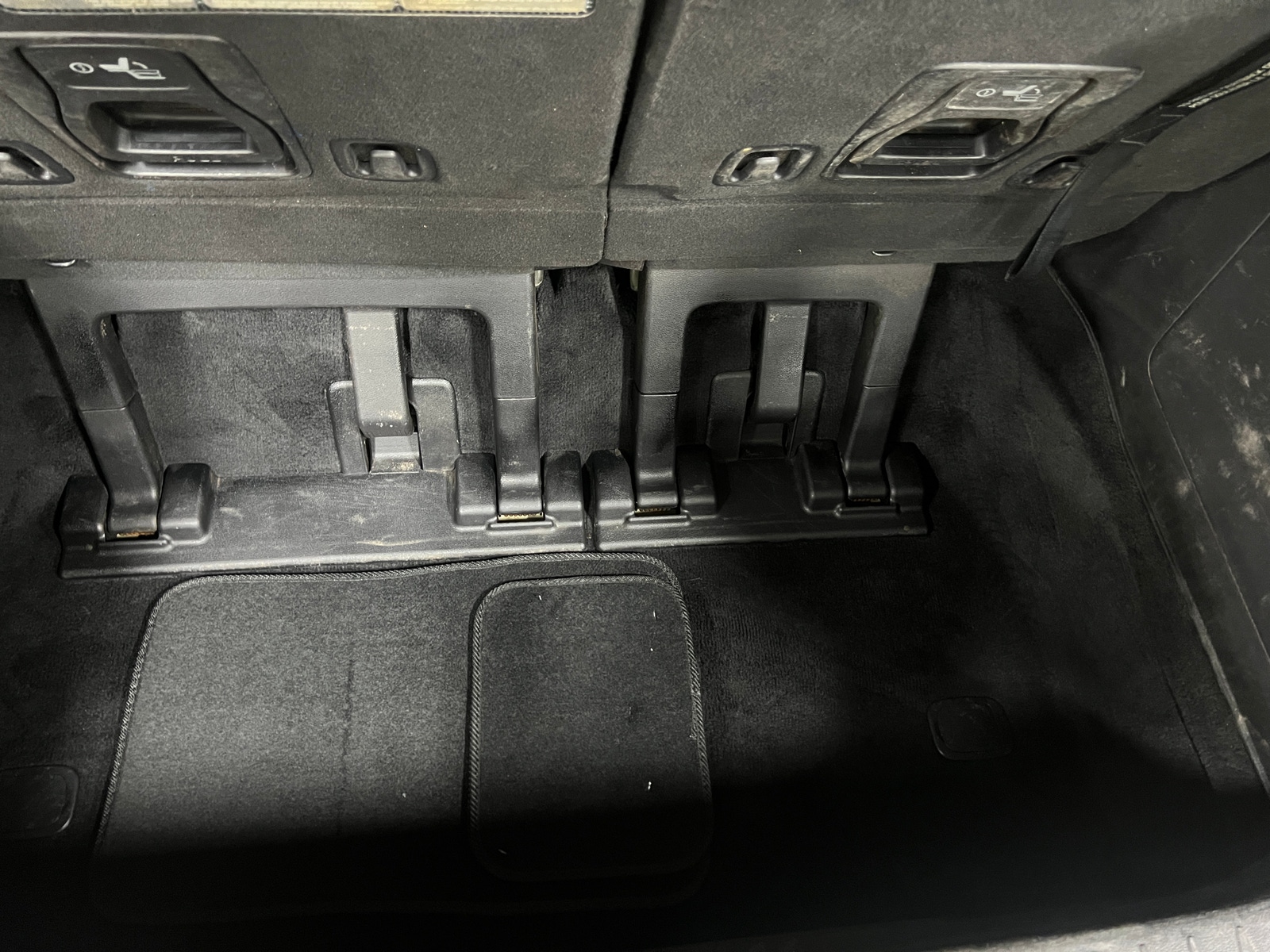 Thumbnail: 2023 Kia Carnival - 7