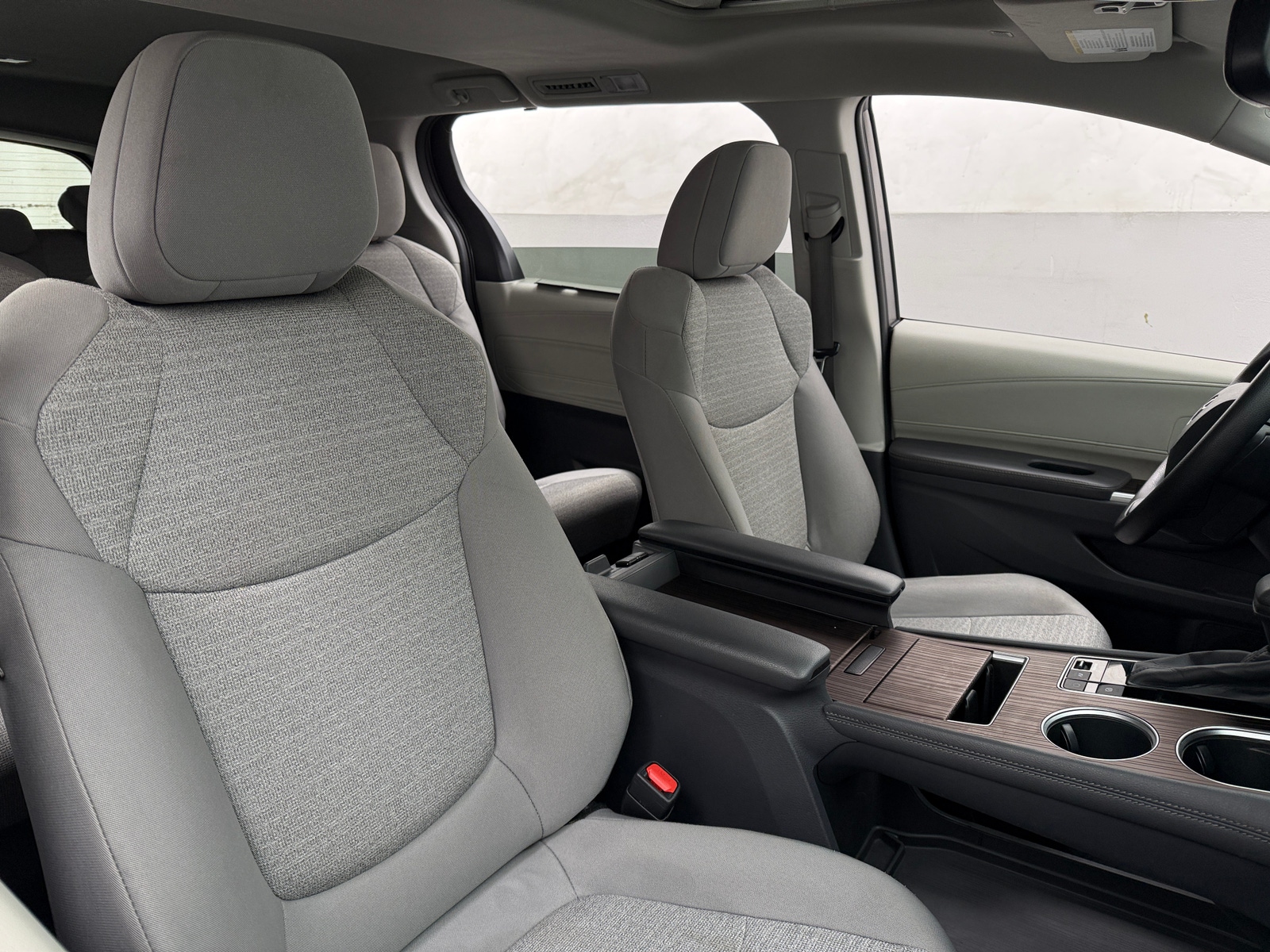 Thumbnail: 2022 Toyota Sienna - 2