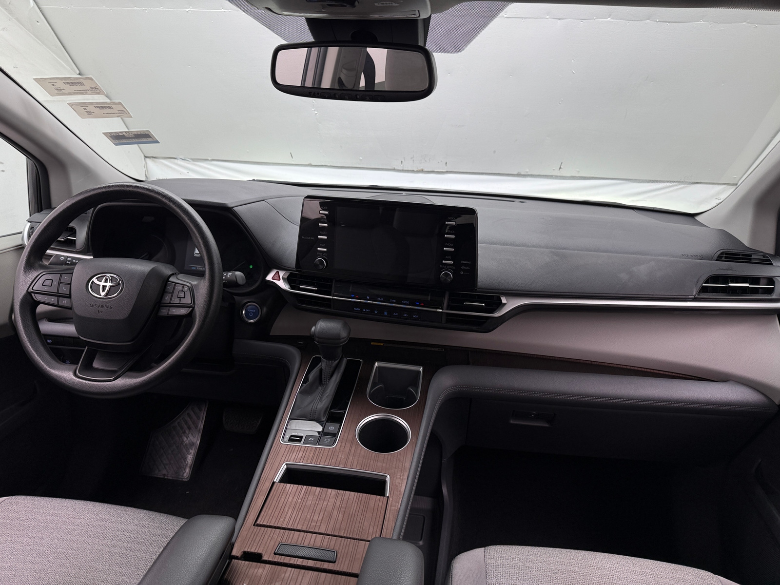 Thumbnail: 2022 Toyota Sienna - 3