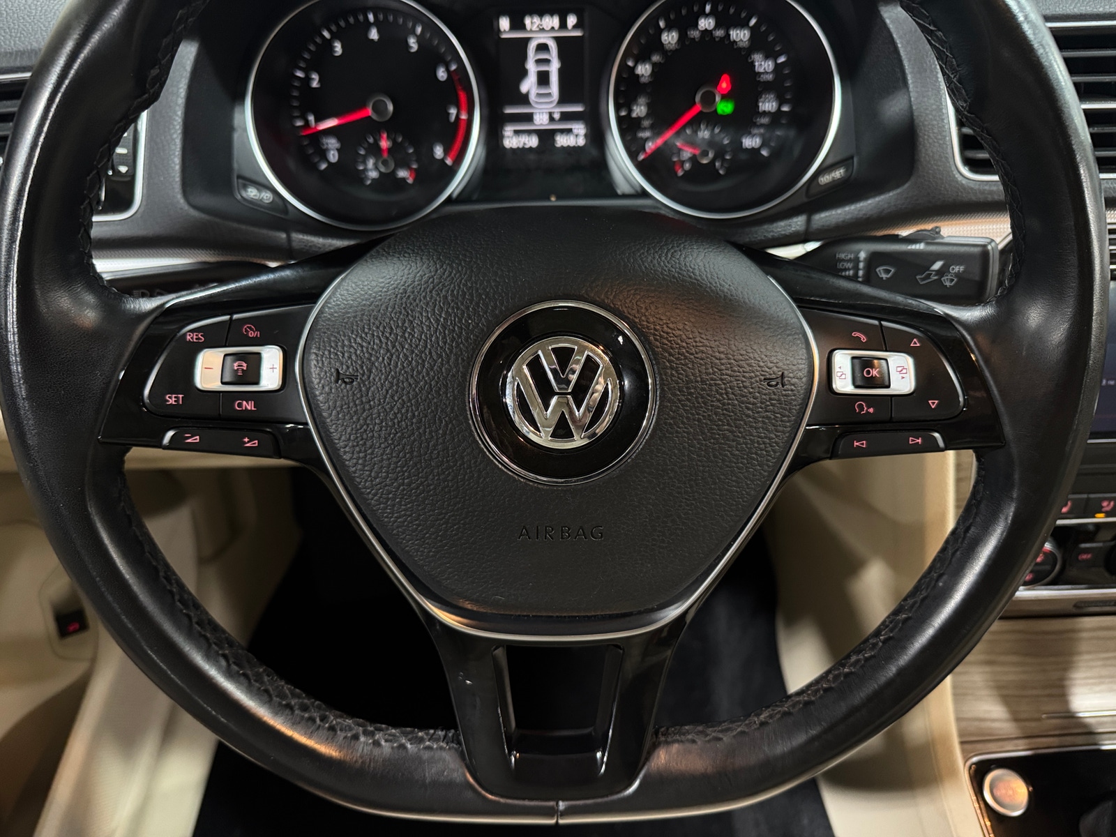Thumbnail: 2018 Volkswagen Passat - 4