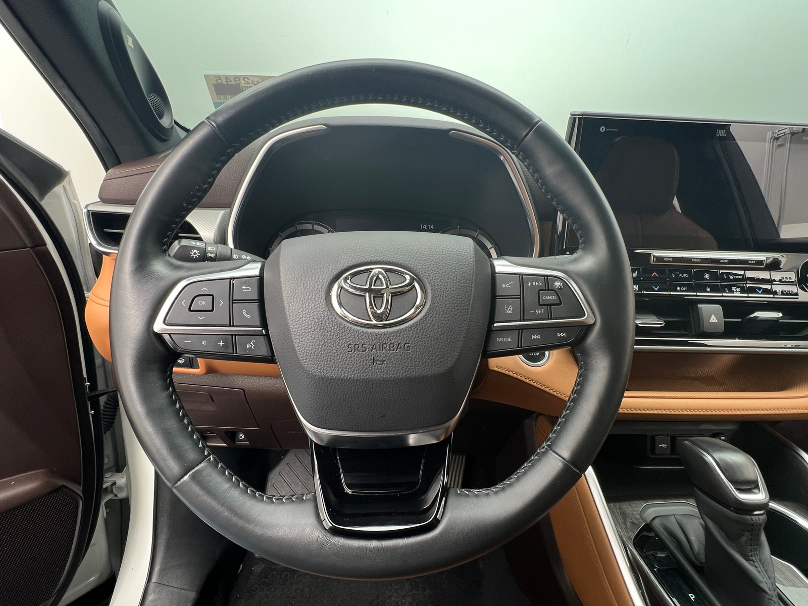 Thumbnail: 2020 Toyota Highlander - 4