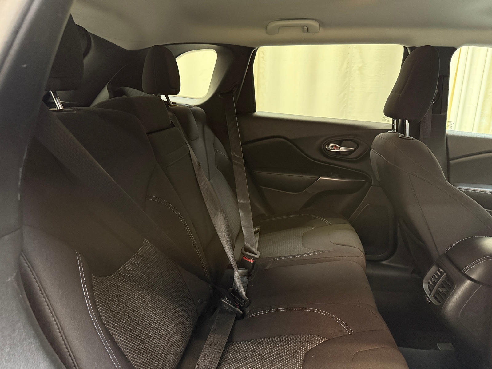 Thumbnail: 2019 Jeep Cherokee - 6