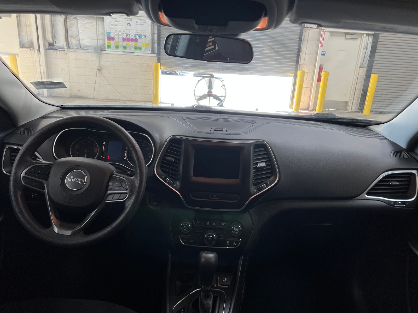 Thumbnail: 2019 Jeep Cherokee - 3