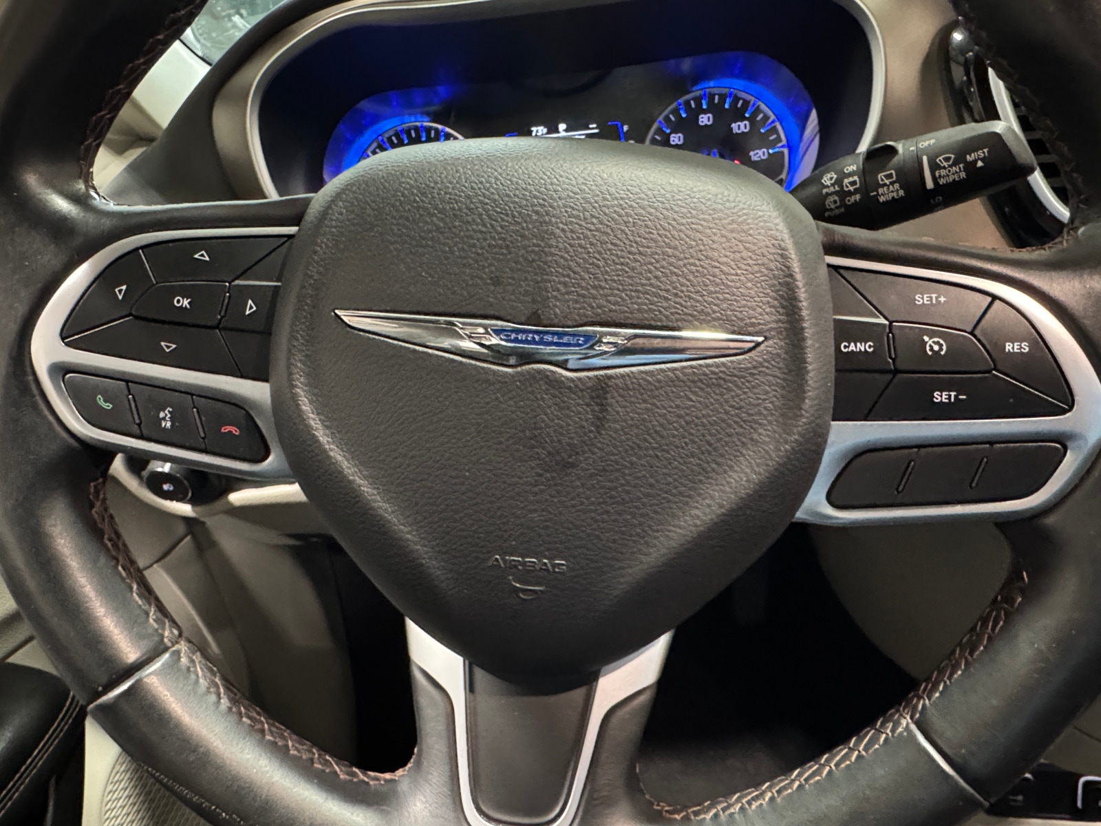 Thumbnail: 2018 Chrysler Pacifica - 4