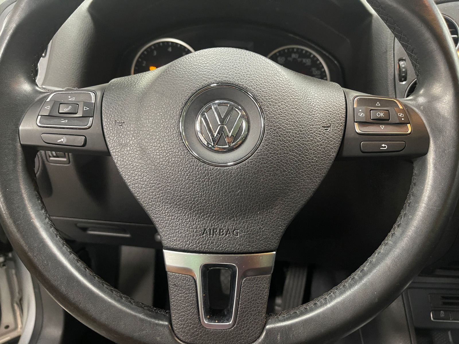 Thumbnail: 2017 Volkswagen Tiguan - 4