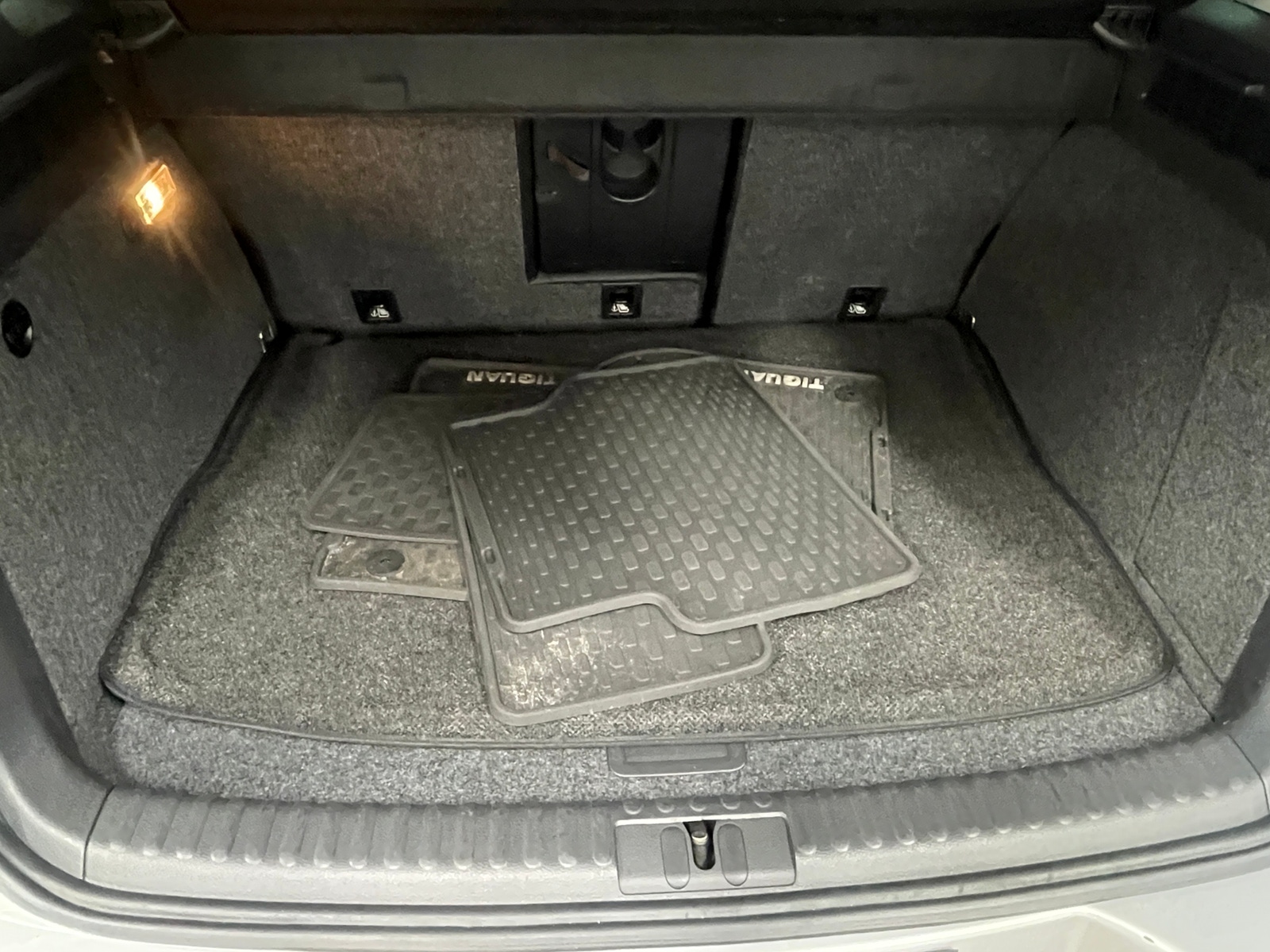Thumbnail: 2017 Volkswagen Tiguan - 6