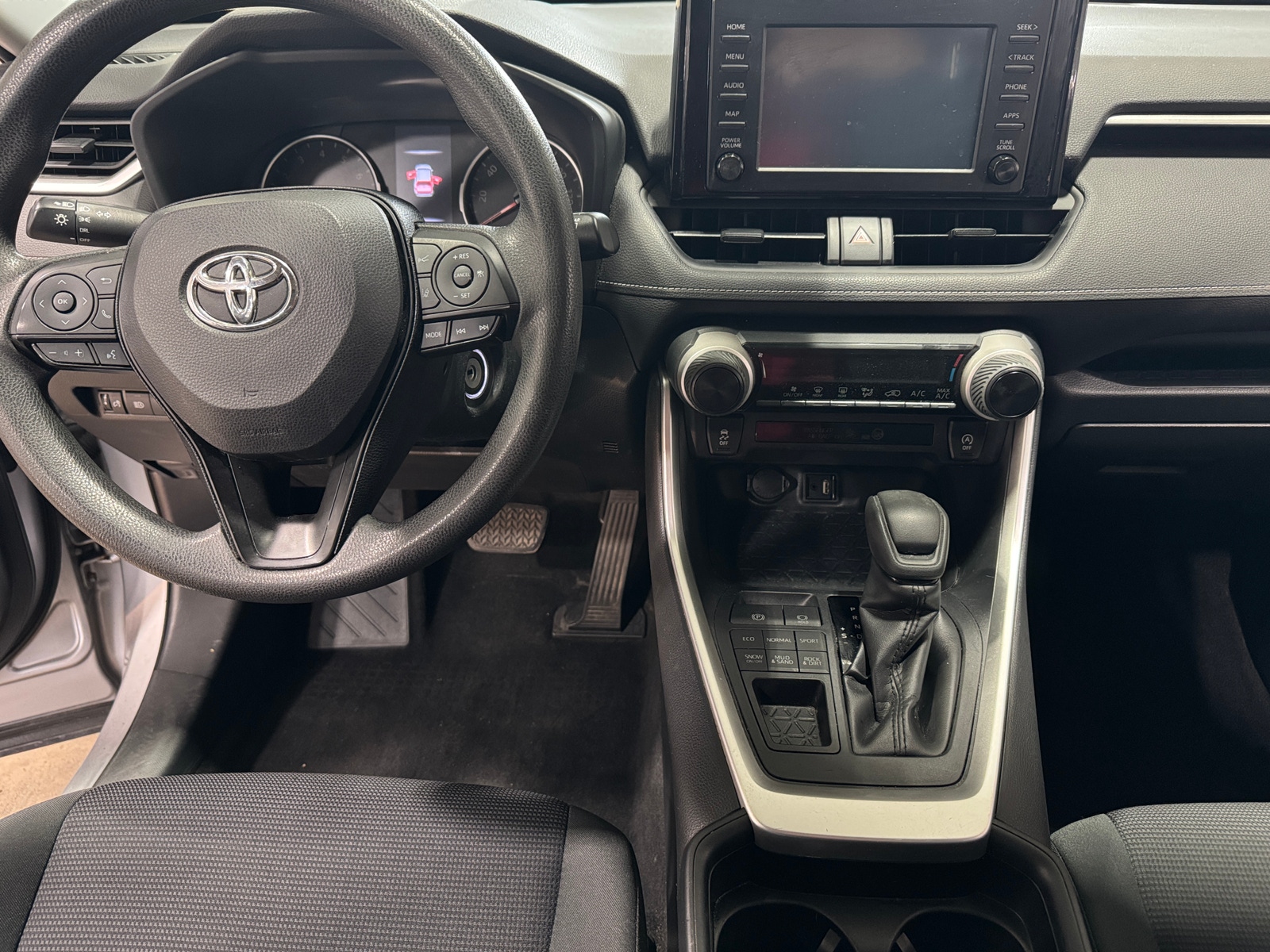 Thumbnail: 2019 Toyota RAV4 - 3