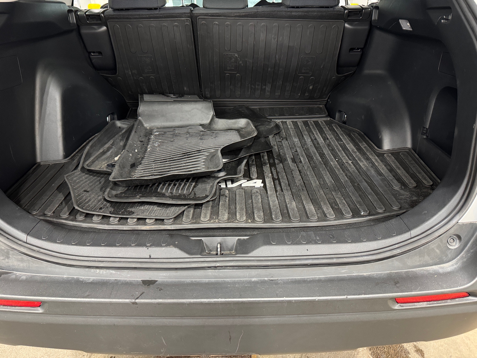 Thumbnail: 2019 Toyota RAV4 - 7