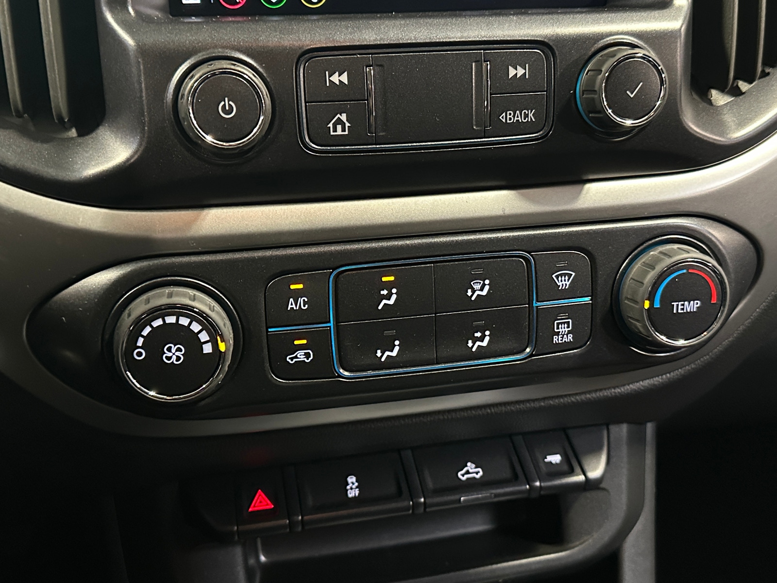 Thumbnail: 2022 Chevrolet Colorado - 4