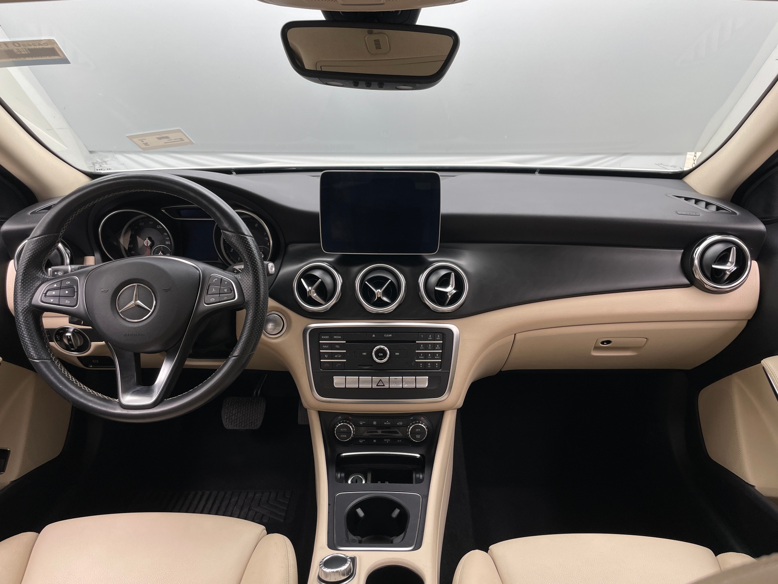 Thumbnail: 2019 Mercedes-Benz GLA - 2