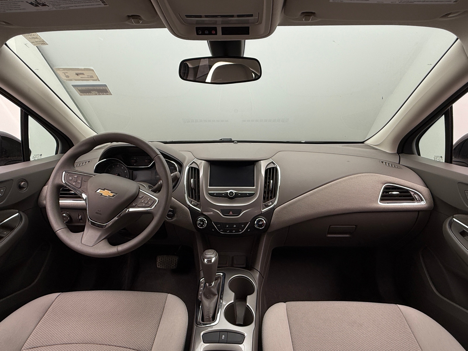 Thumbnail: 2018 Chevrolet Cruze - 3