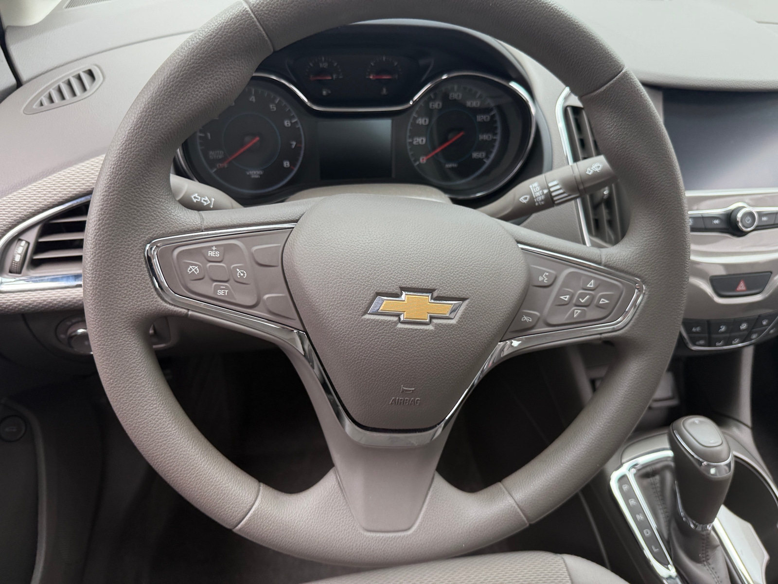 Thumbnail: 2018 Chevrolet Cruze - 5