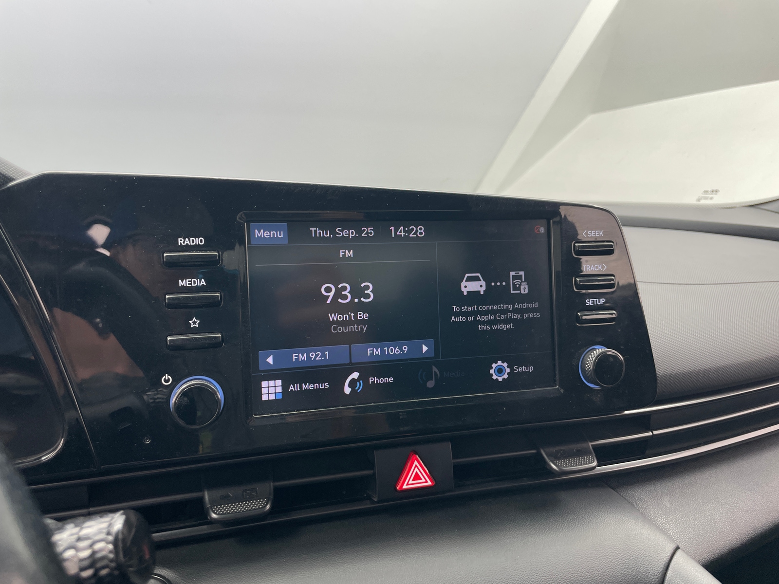 Thumbnail: 2022 Hyundai Elantra - 4