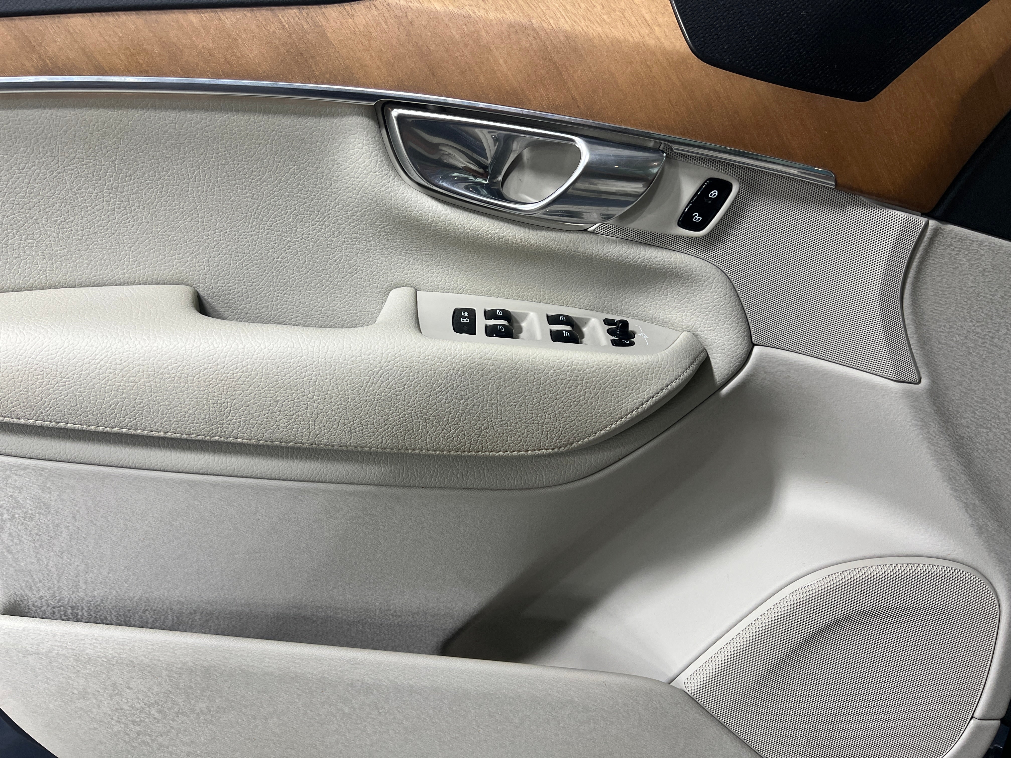 2022 Volvo XC90