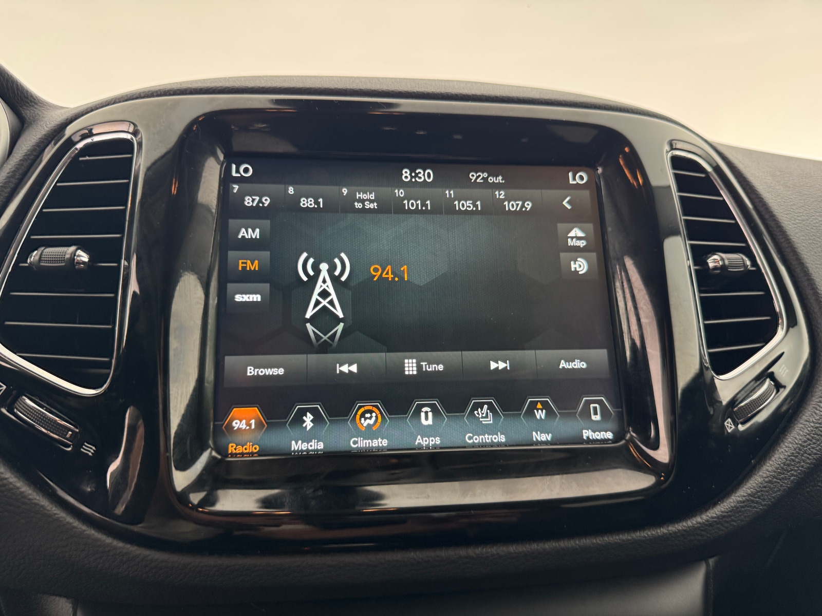Thumbnail: 2018 Jeep Compass - 4