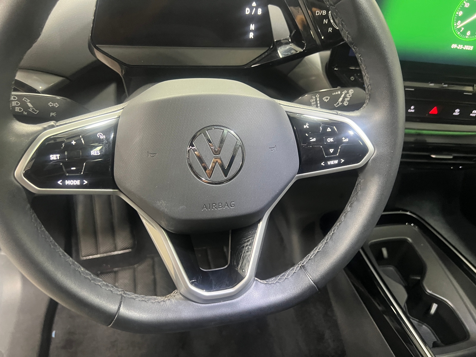 Thumbnail: 2023 Volkswagen ID.4 - 4