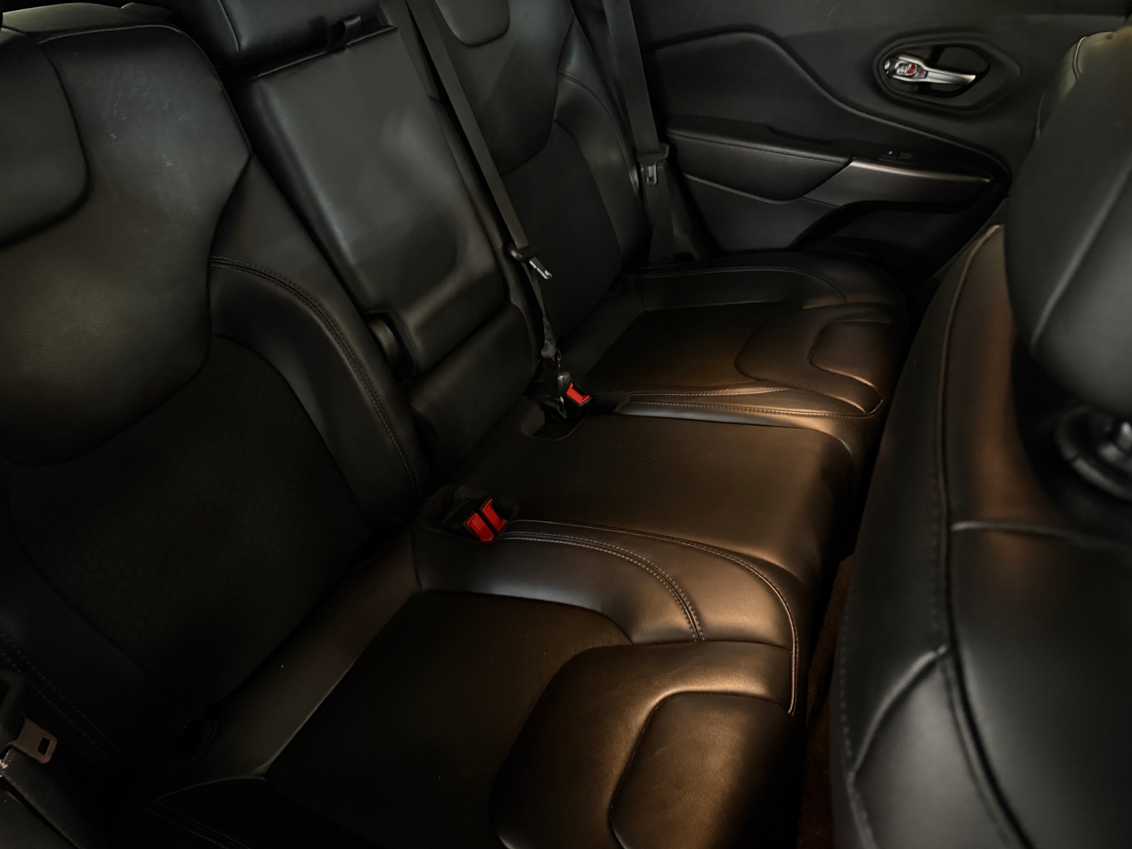 Thumbnail: 2019 Jeep Cherokee - 6