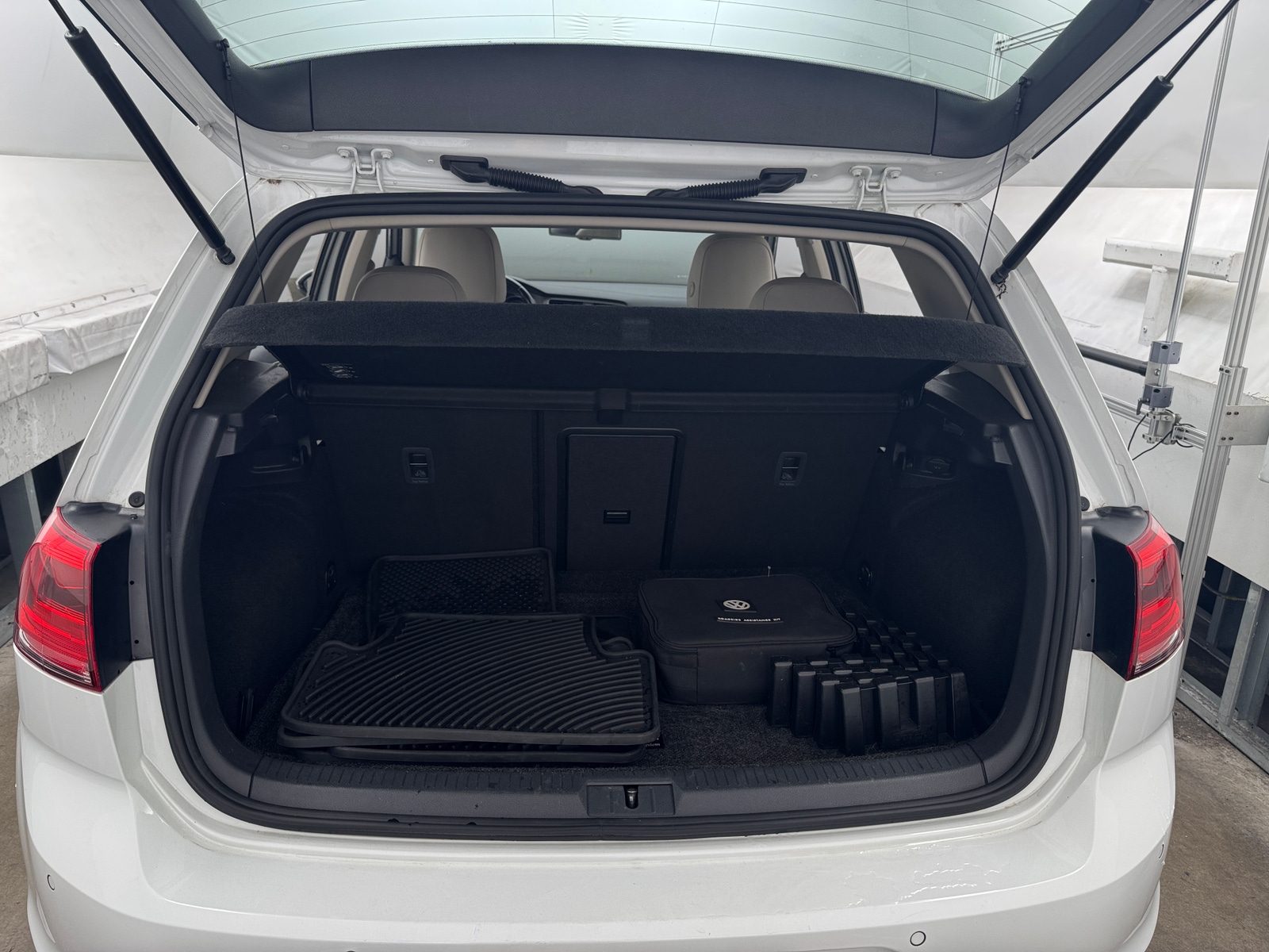 Thumbnail: 2016 Volkswagen Golf - 7