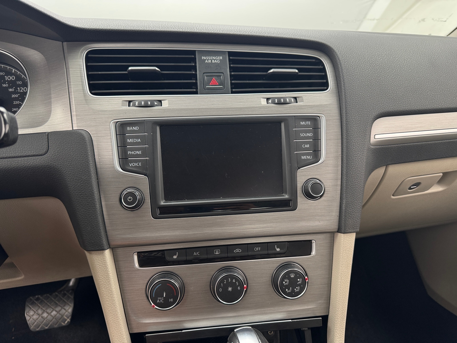Thumbnail: 2016 Volkswagen Golf - 4