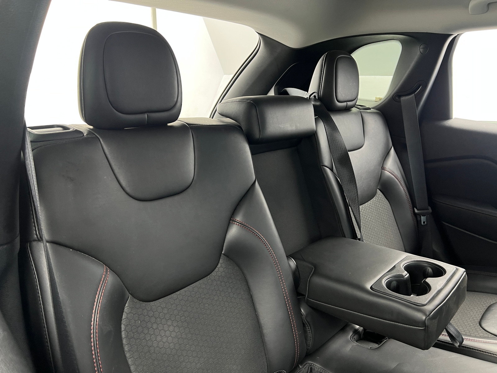 Thumbnail: 2019 Jeep Cherokee - 6