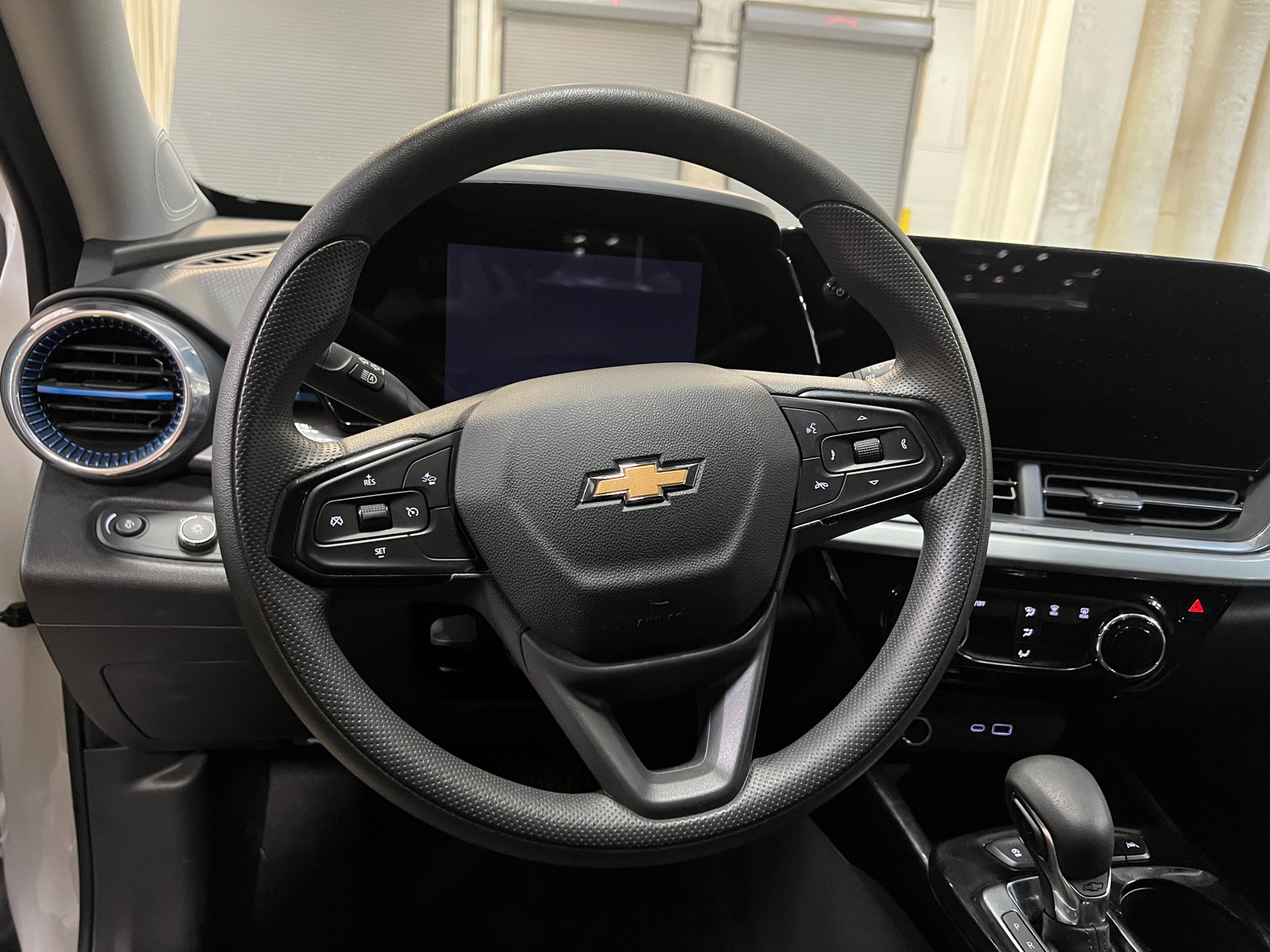 Thumbnail: 2025 Chevrolet Trax - 5