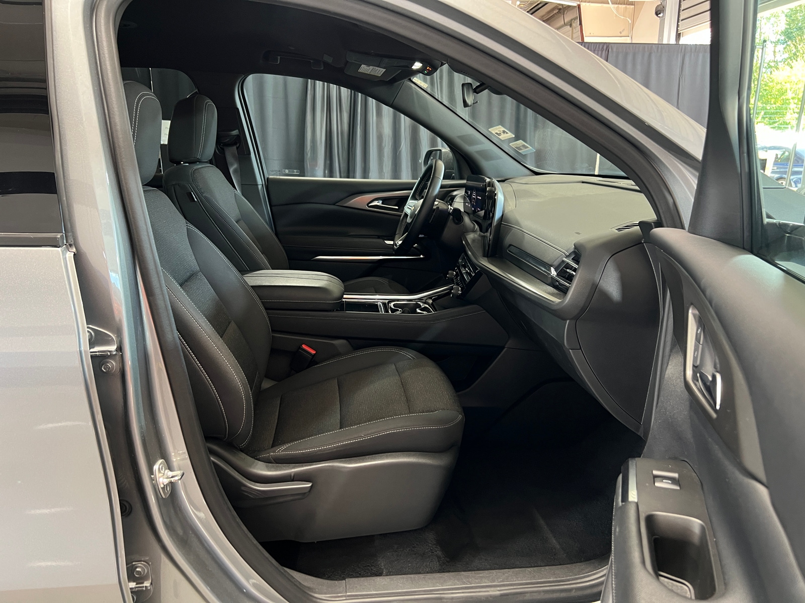 Thumbnail: 2024 Chevrolet Traverse - 2