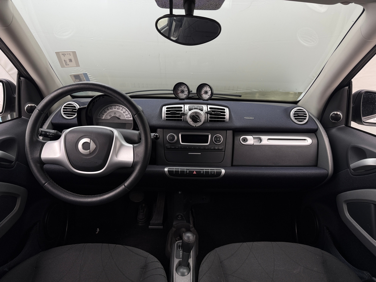 Thumbnail: 2015 smart fortwo - 3