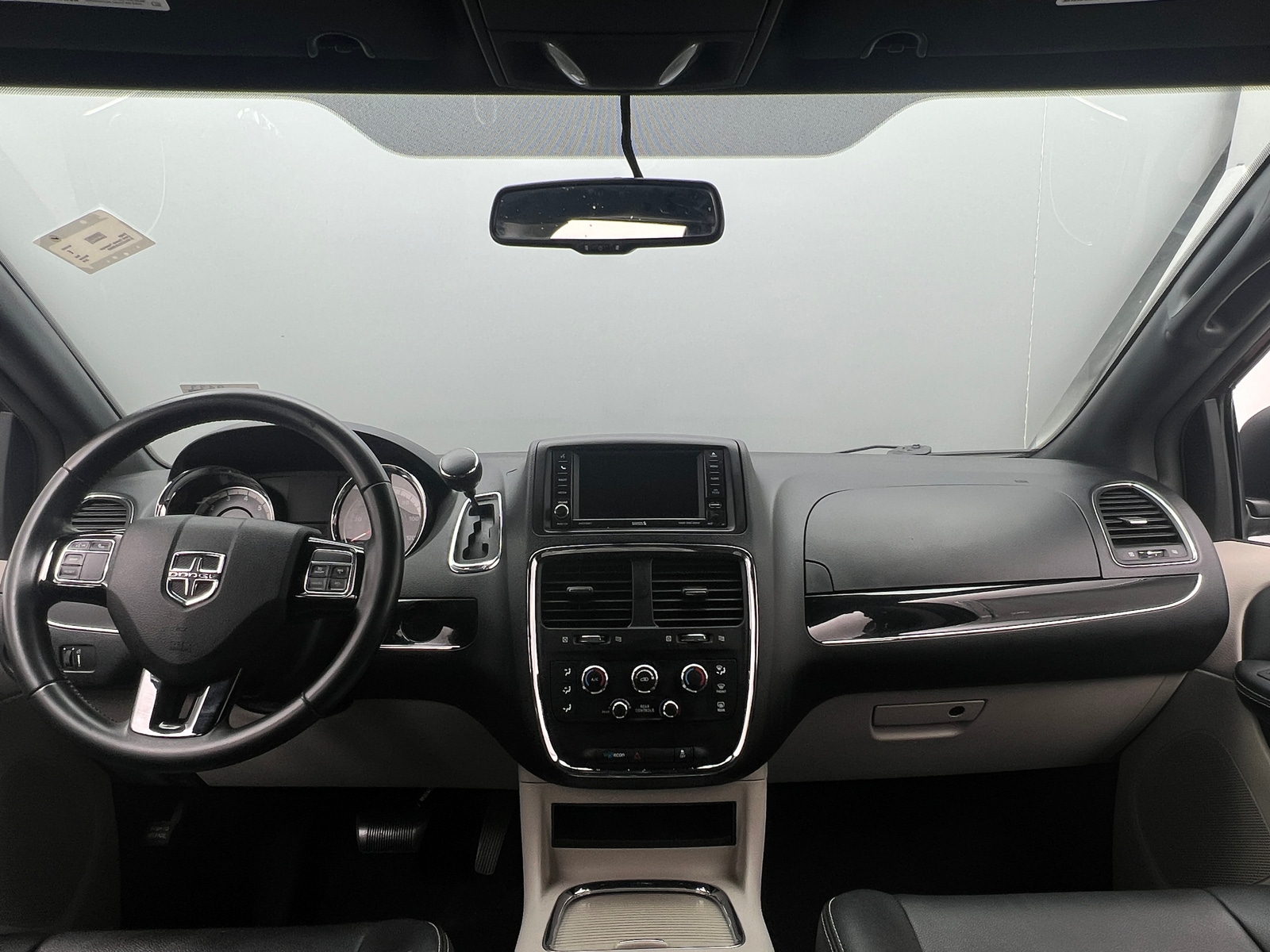 Thumbnail: 2018 Dodge Grand Caravan - 2