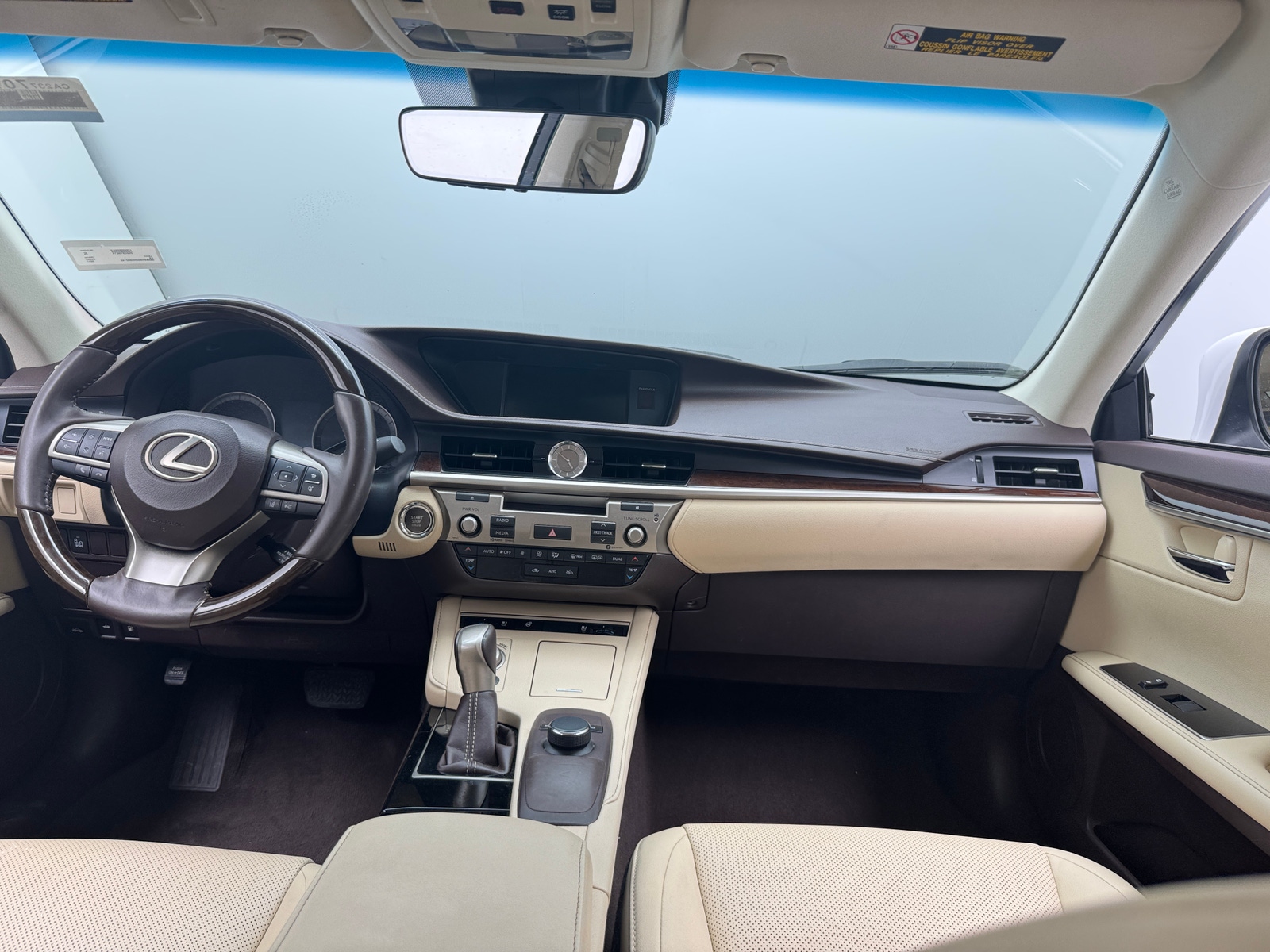 Thumbnail: 2017 Lexus ES - 2