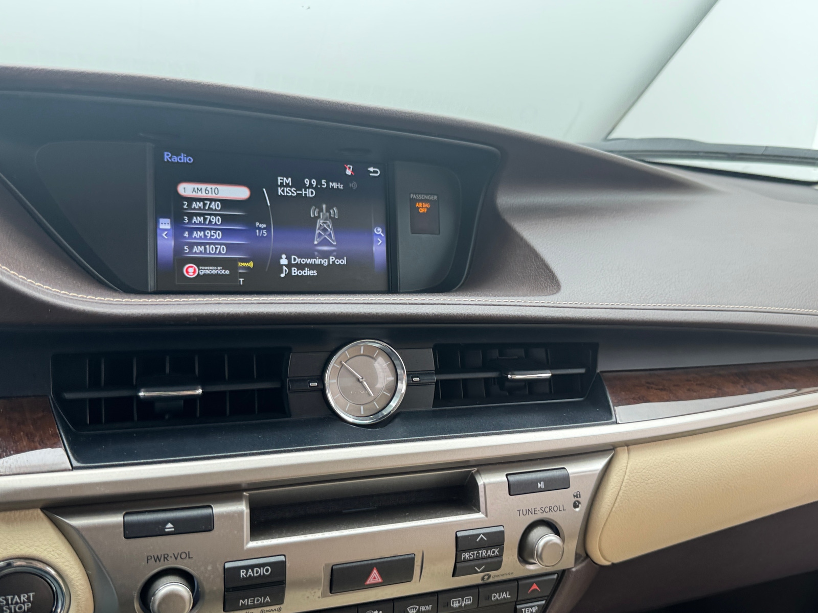 Thumbnail: 2017 Lexus ES - 3