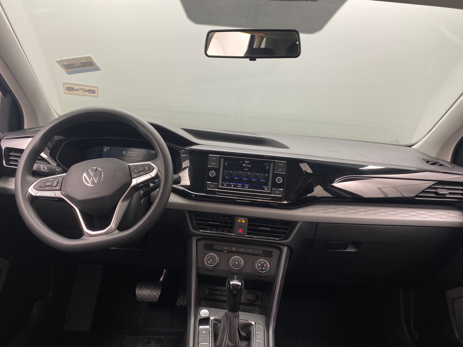 Thumbnail: 2022 Volkswagen Taos - 3